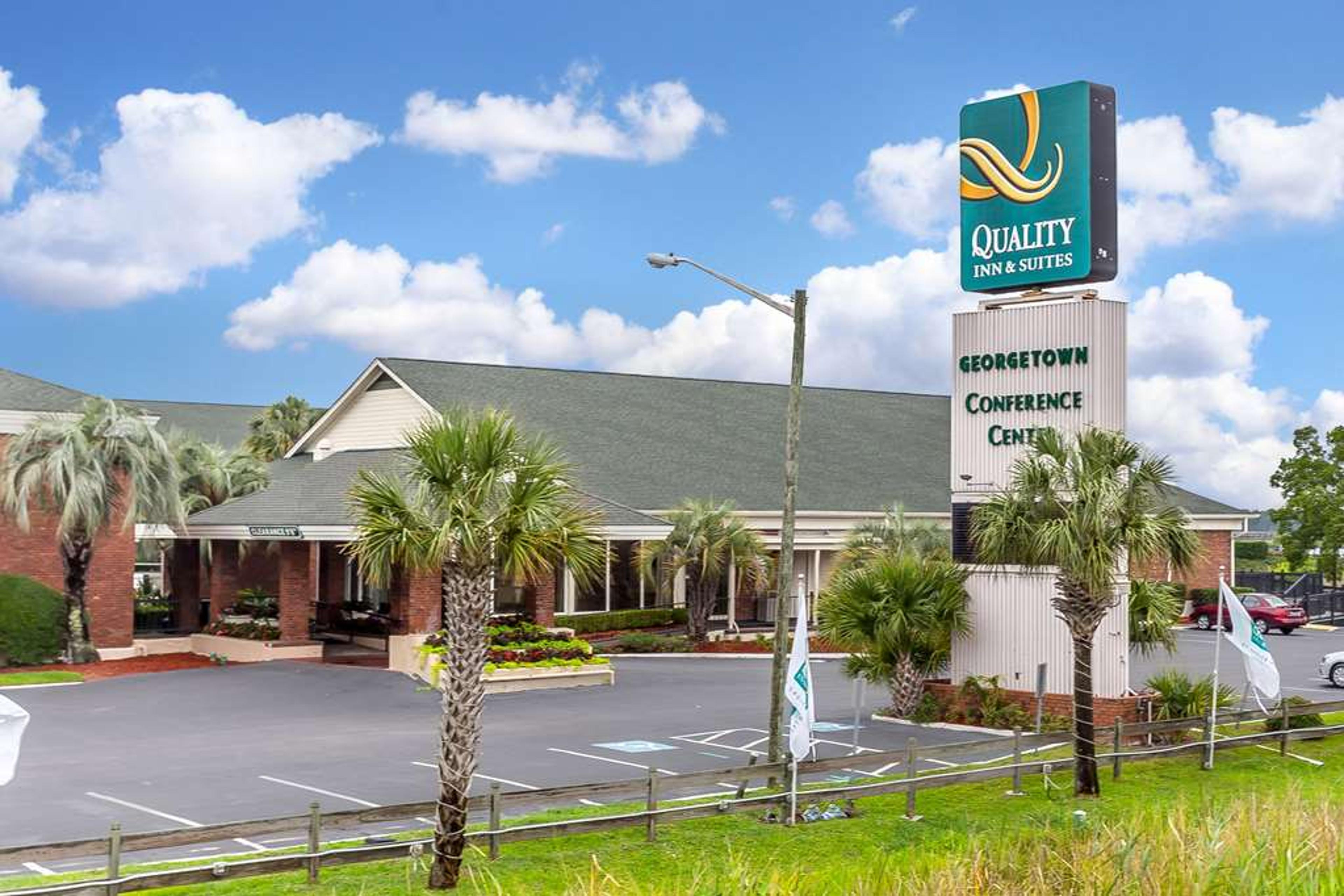 QUALITY INN & SUITES