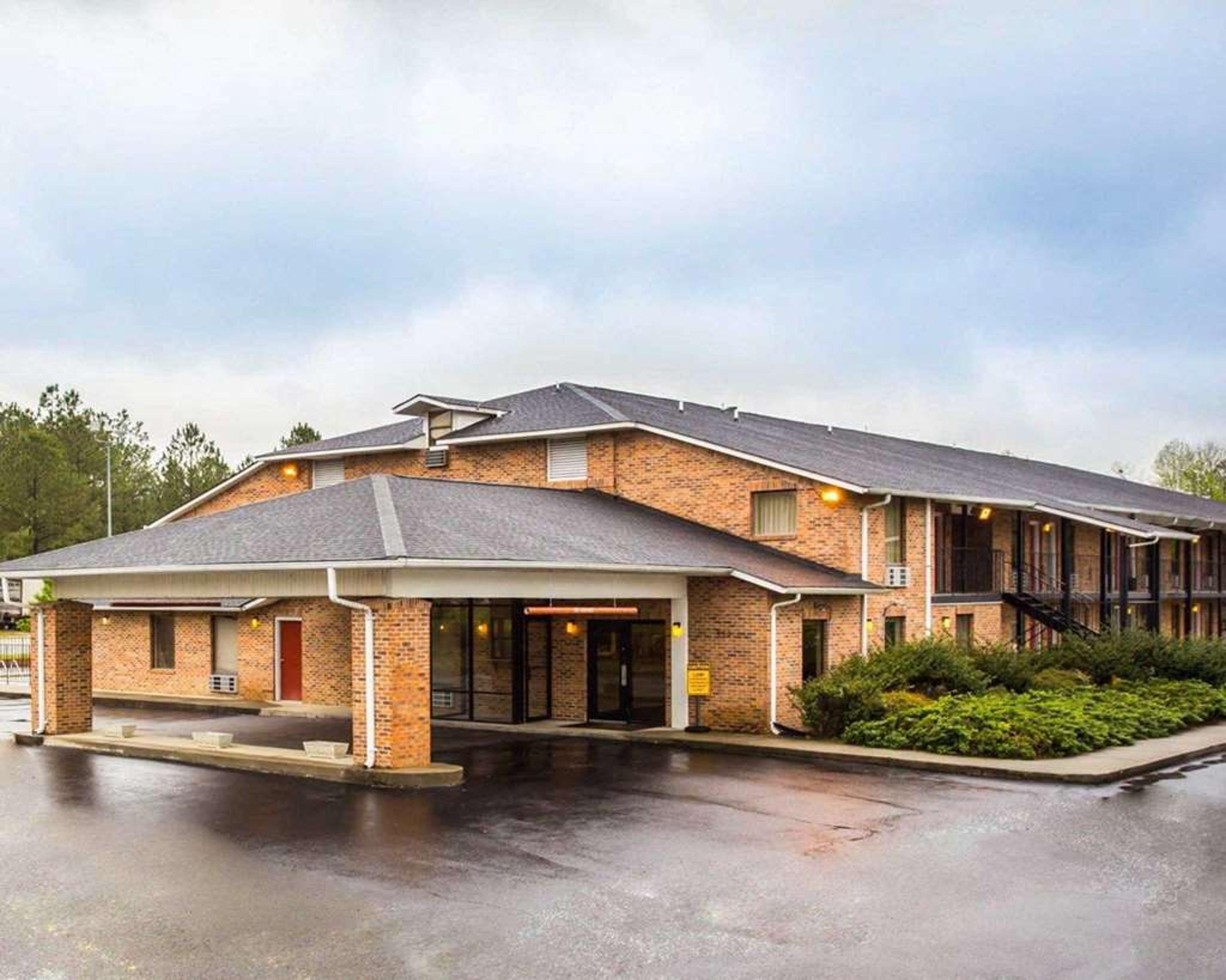 ECONO LODGE INN AND SUITES