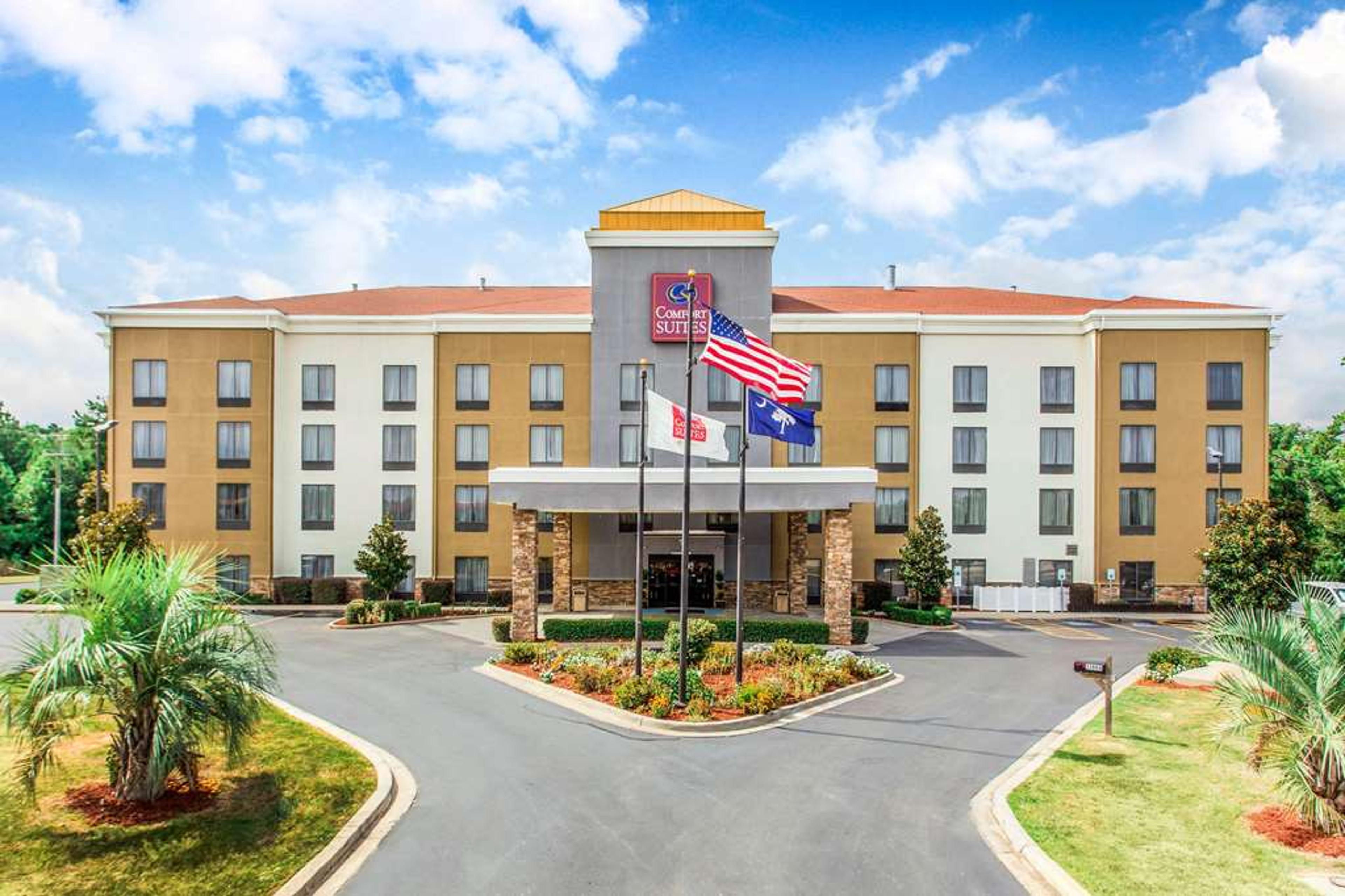 COMFORT SUITES CLINTON NEAR PRESBYT