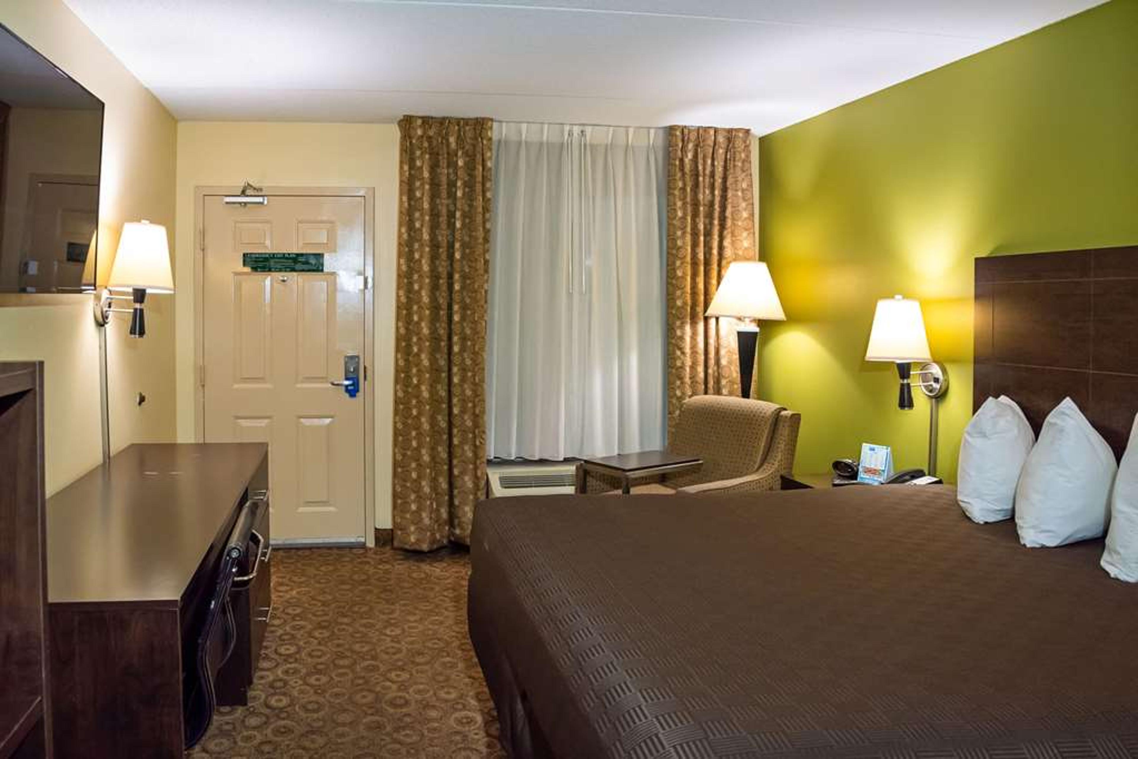 RODEWAY INN AND SUITES