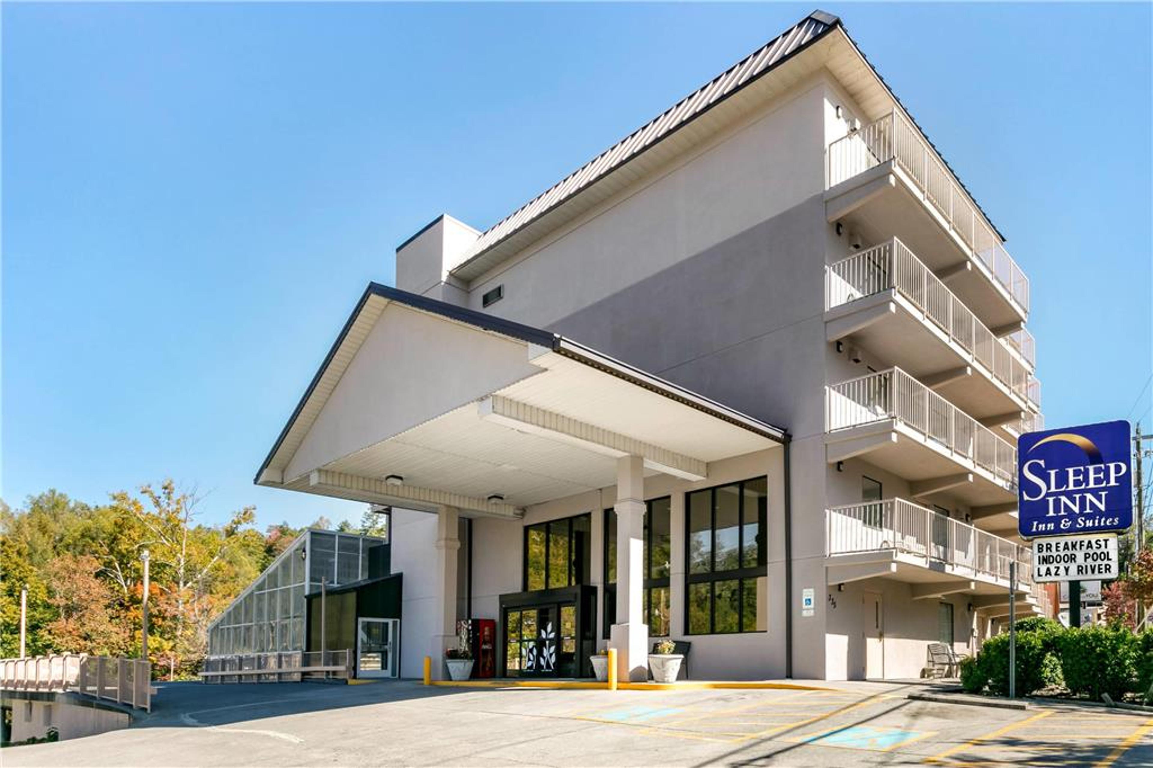 SLEEP INN AND SUITES NEAR SPORTS WO