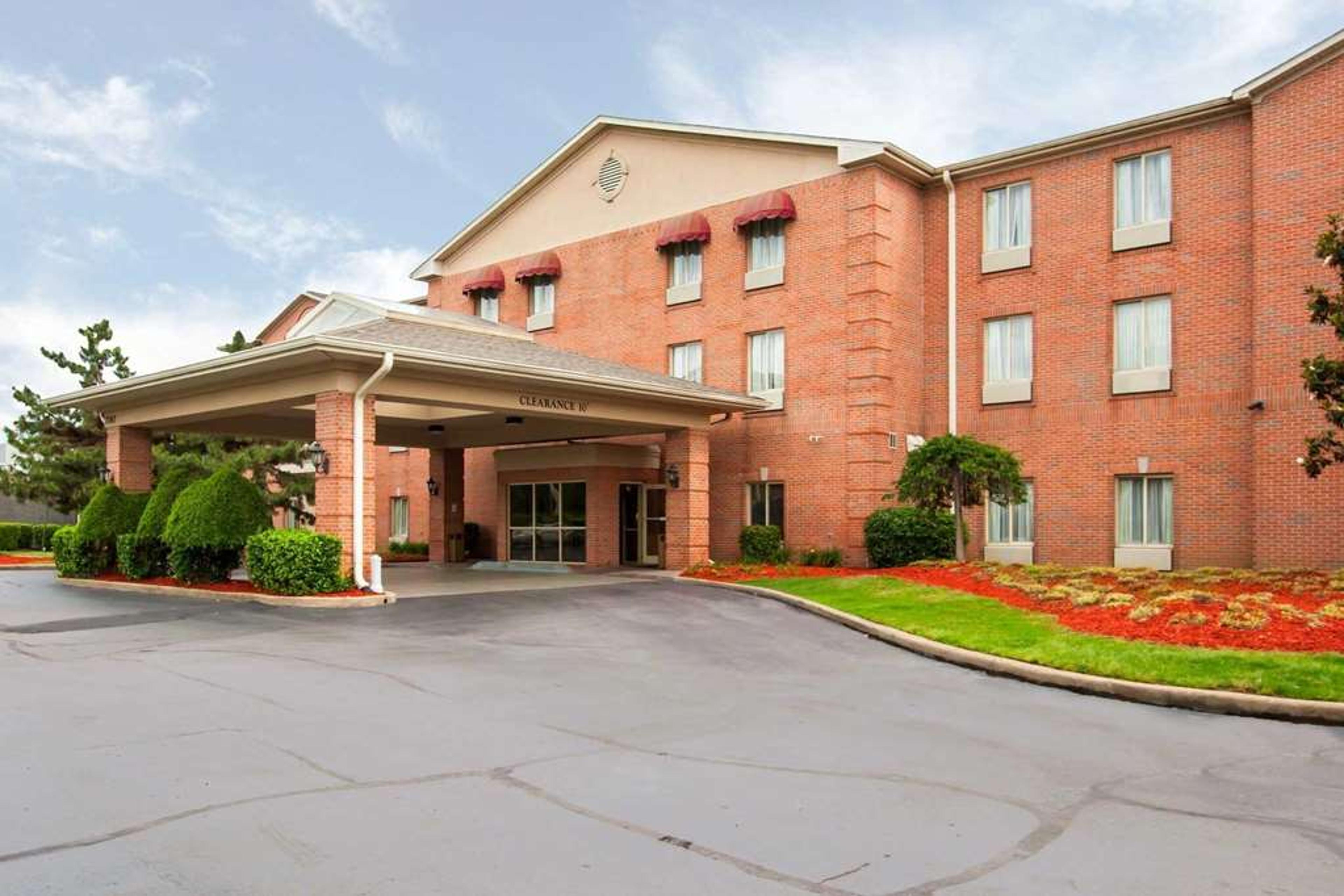 QUALITY INN AND SUITES GERMANTOWN N
