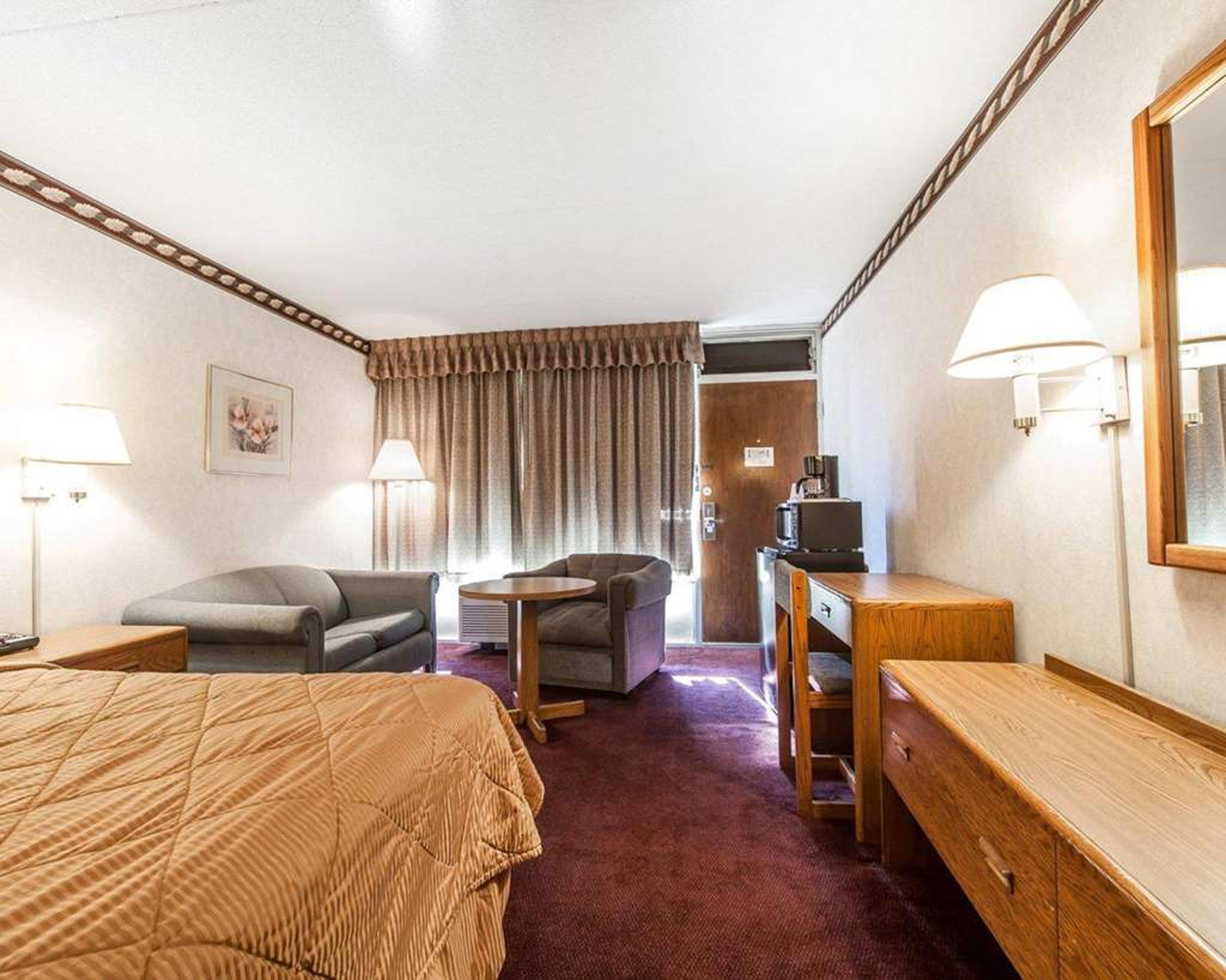 RODEWAY INN