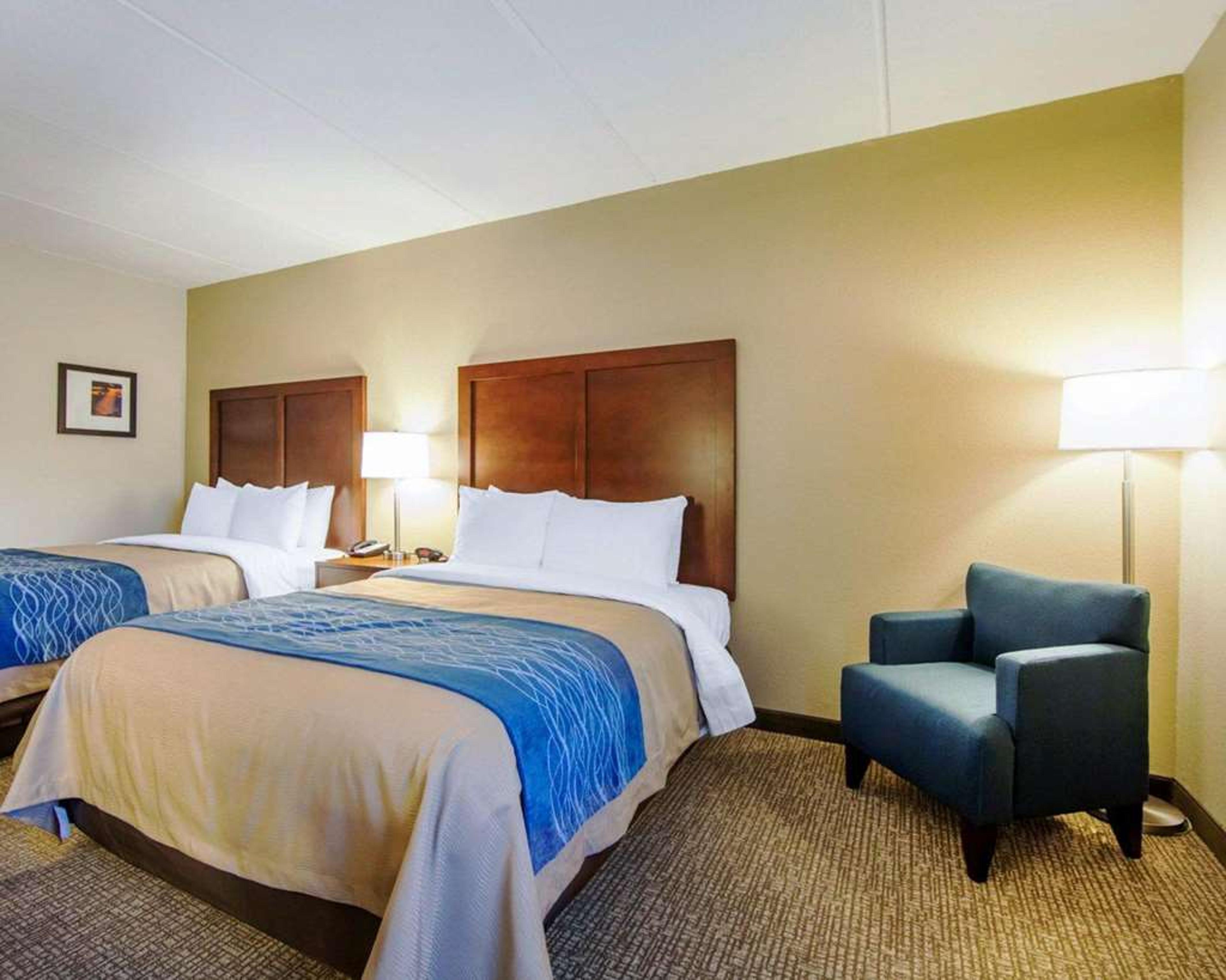 COMFORT INN AT ROYAL BLUE