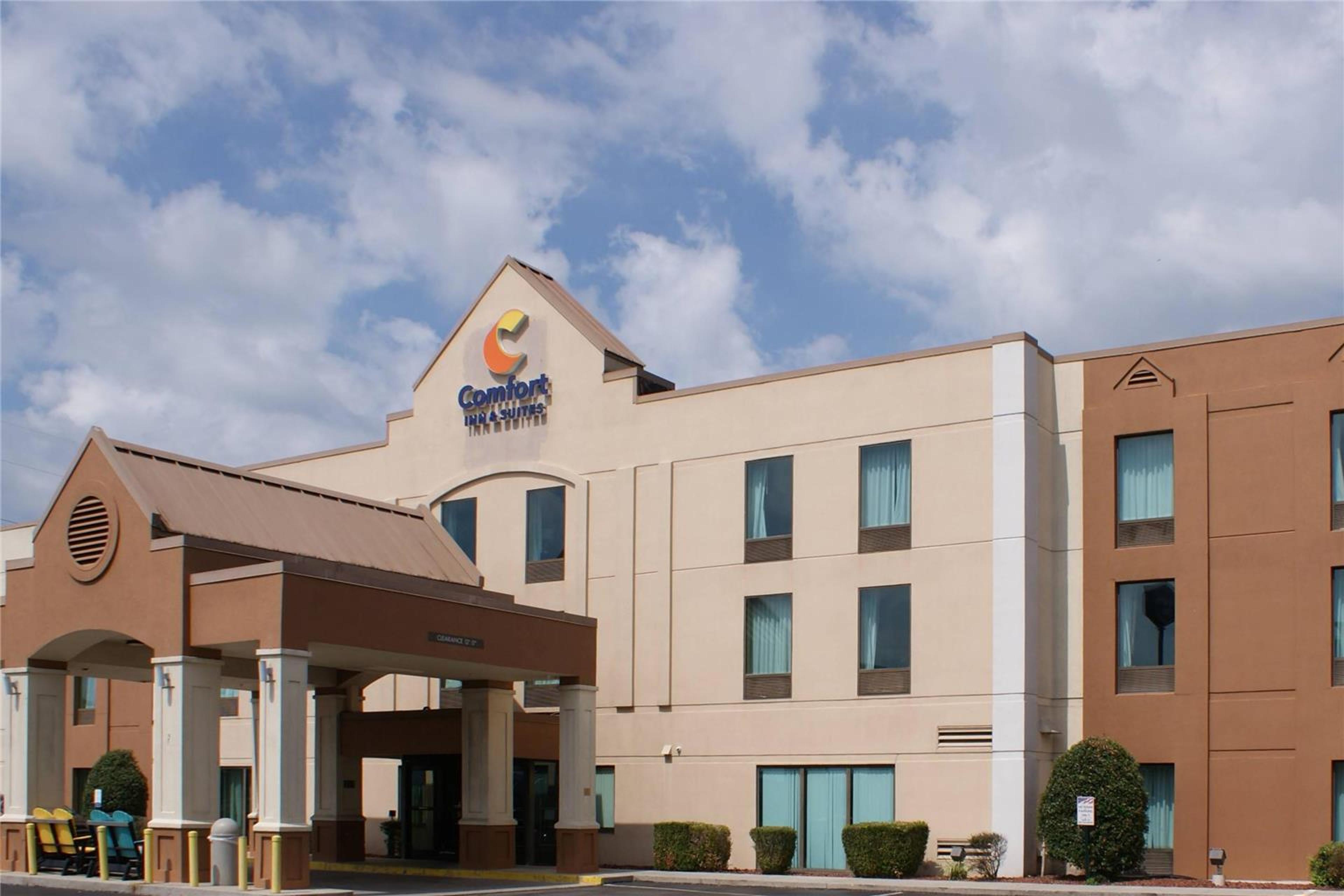 COMFORT INN AND SUITES