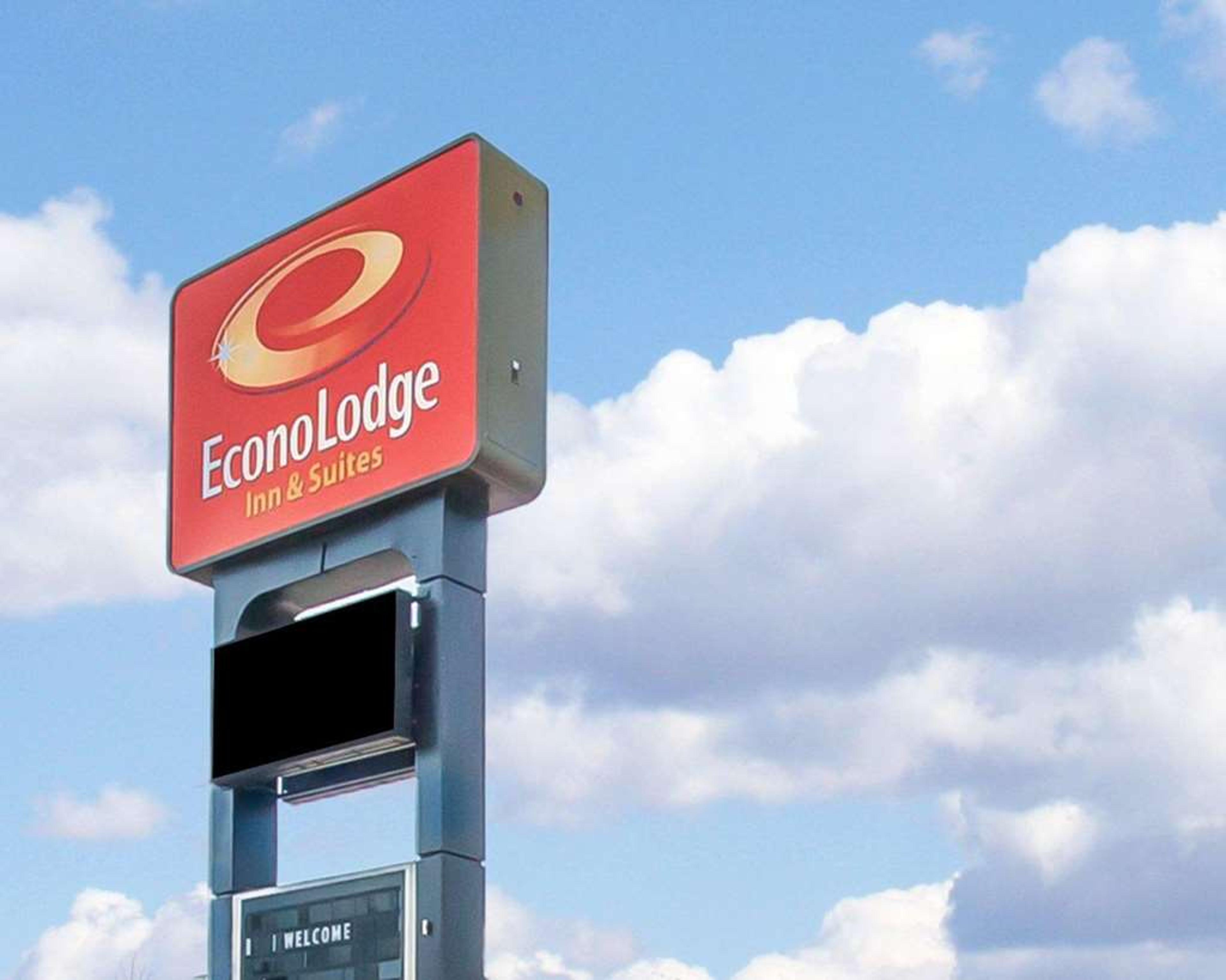 ECONO LODGE INN AND SUITES