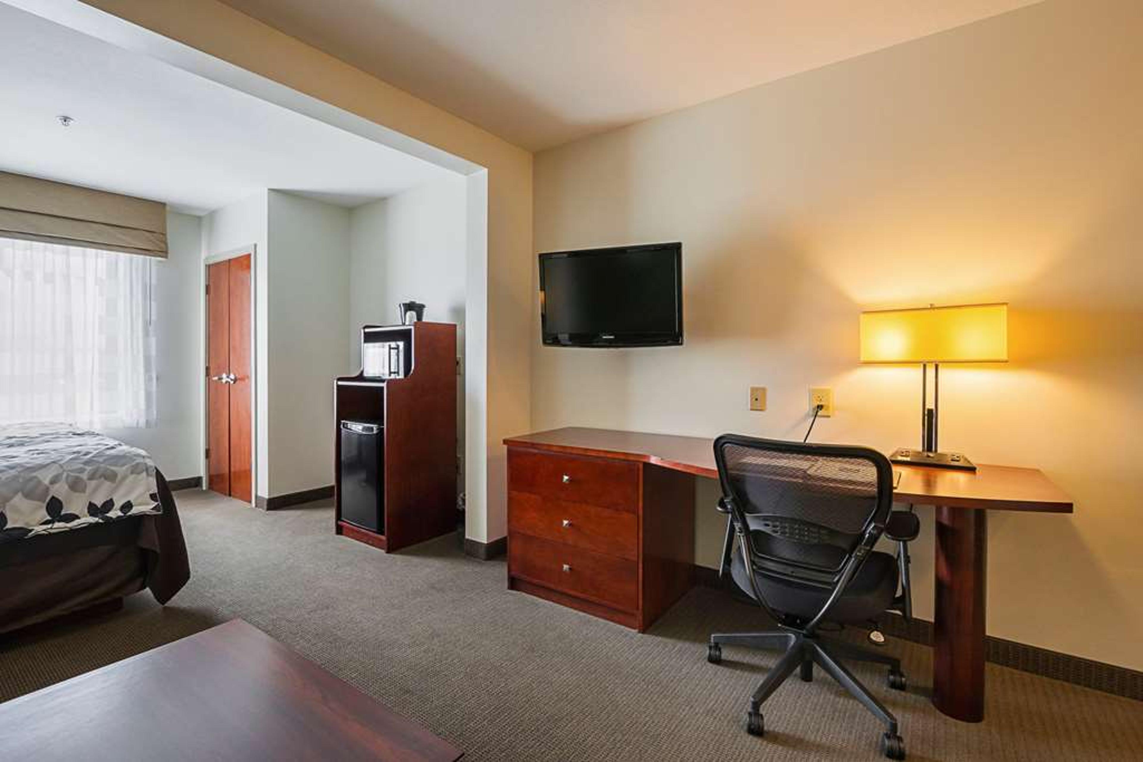SLEEP INN AND SUITES MANCHESTER NEA