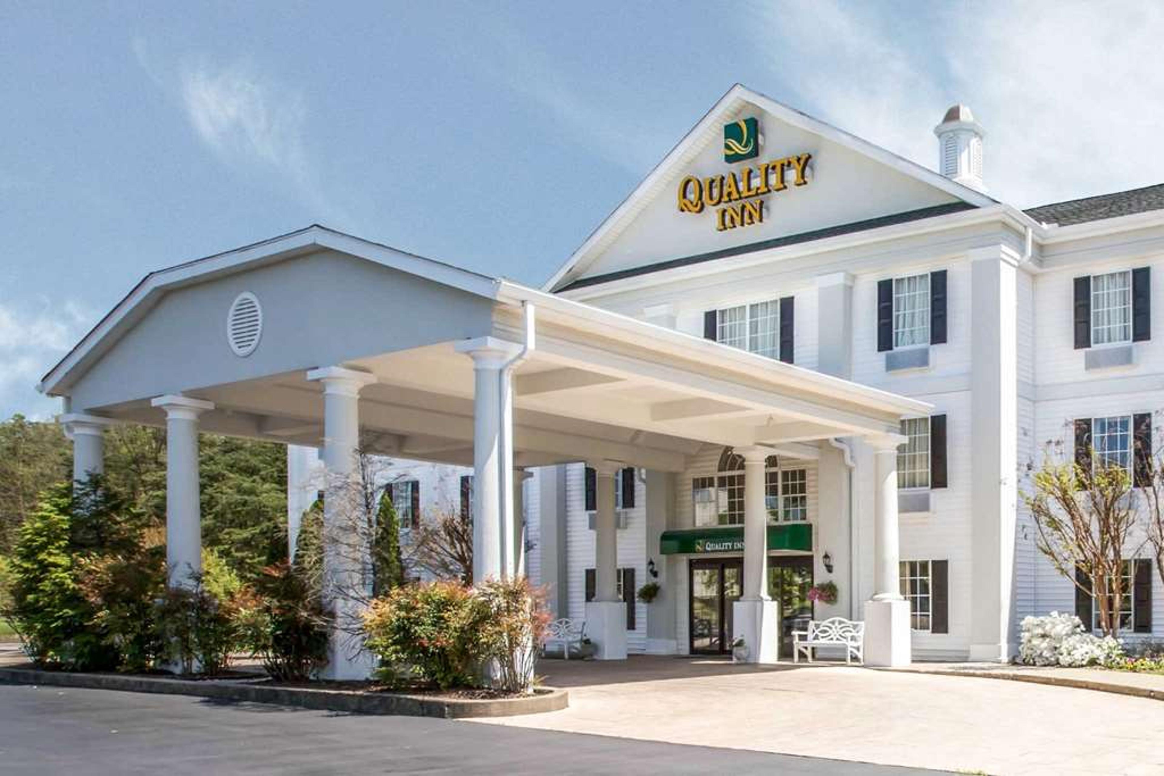 QUALITY INN GREENEVILLE