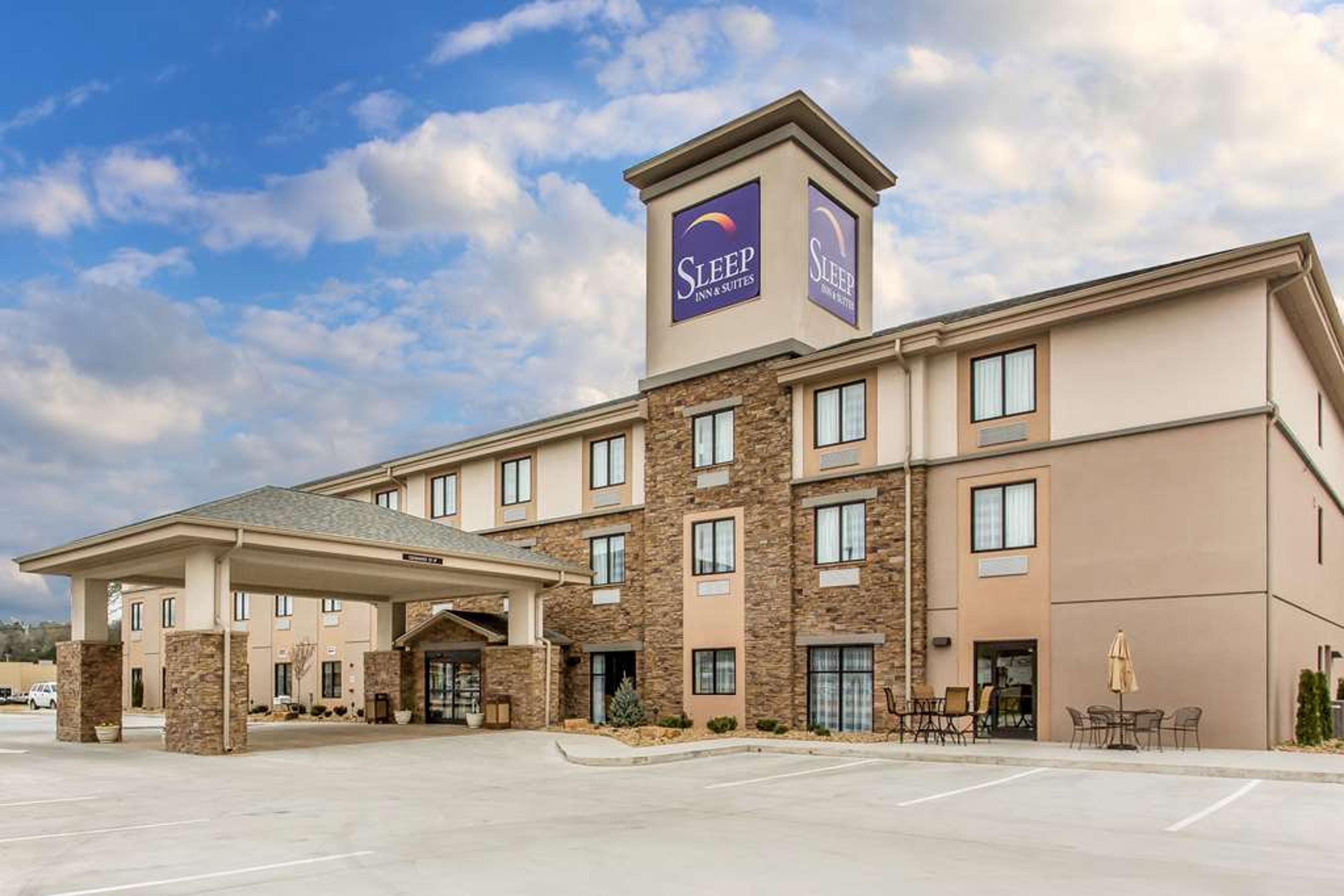 SLEEP INN AND SUITES