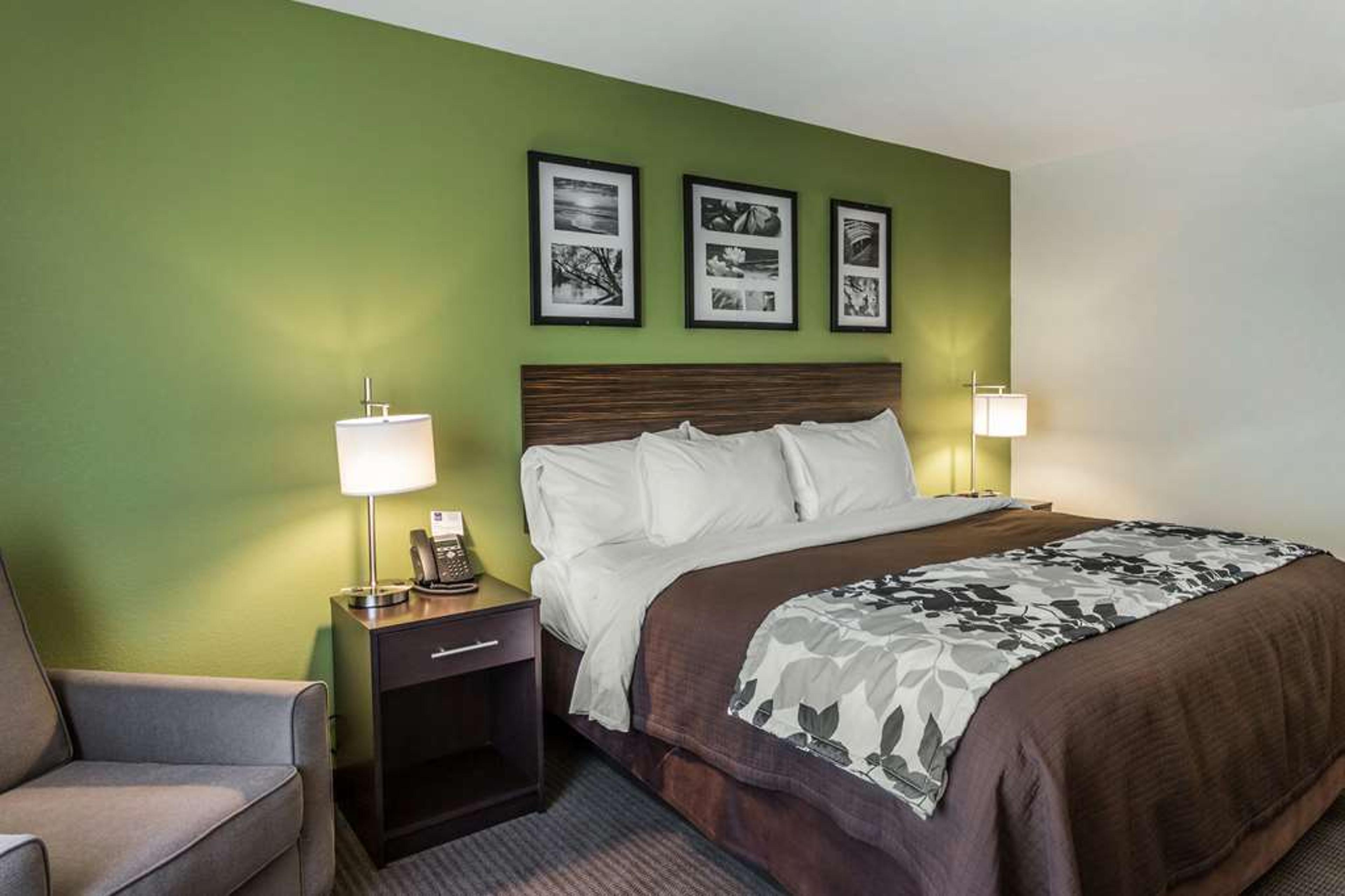 SLEEP INN AND SUITES