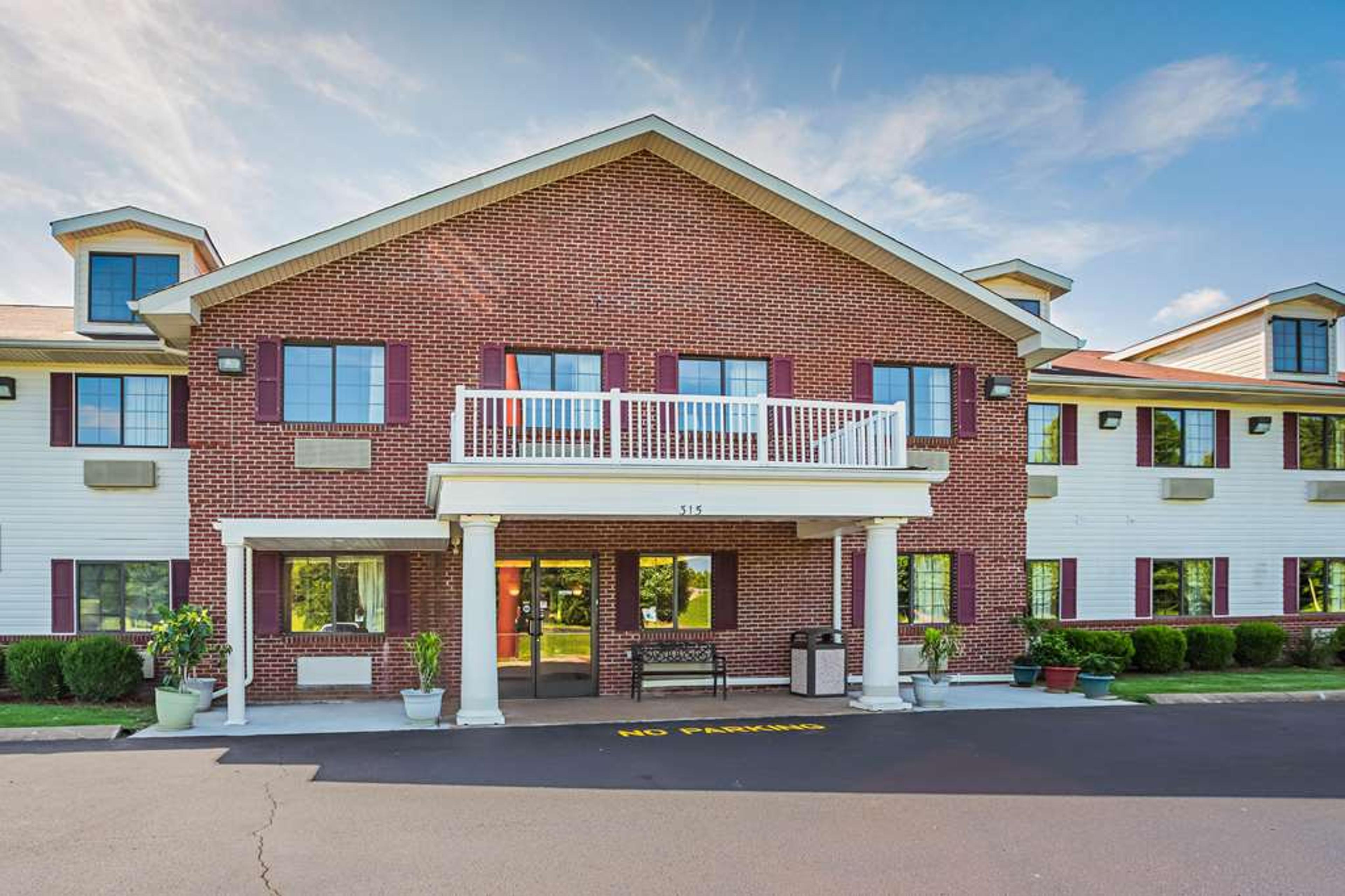 ECONO LODGE INN & SUITES