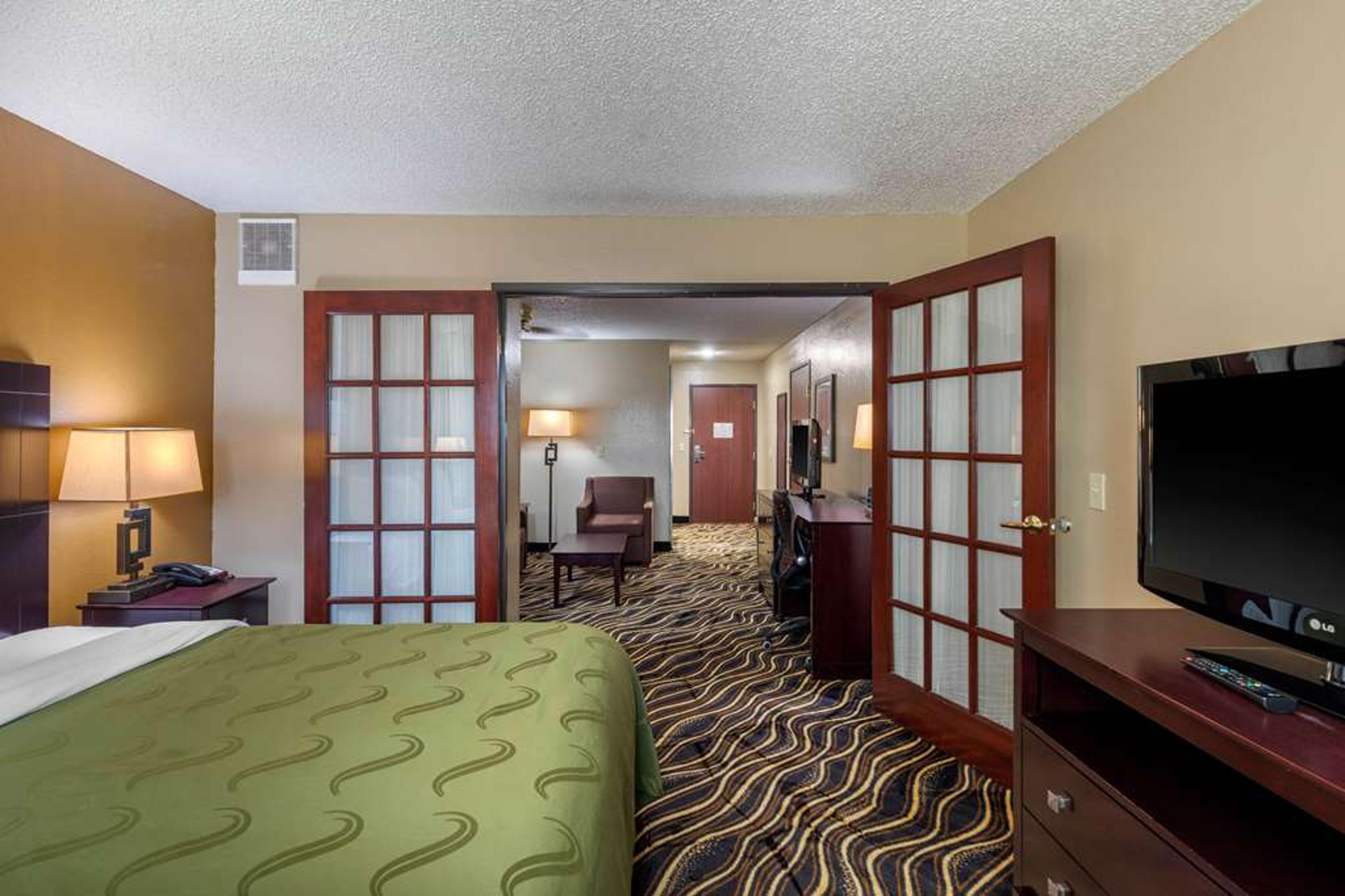 QUALITY SUITES ADDISON-DALLAS