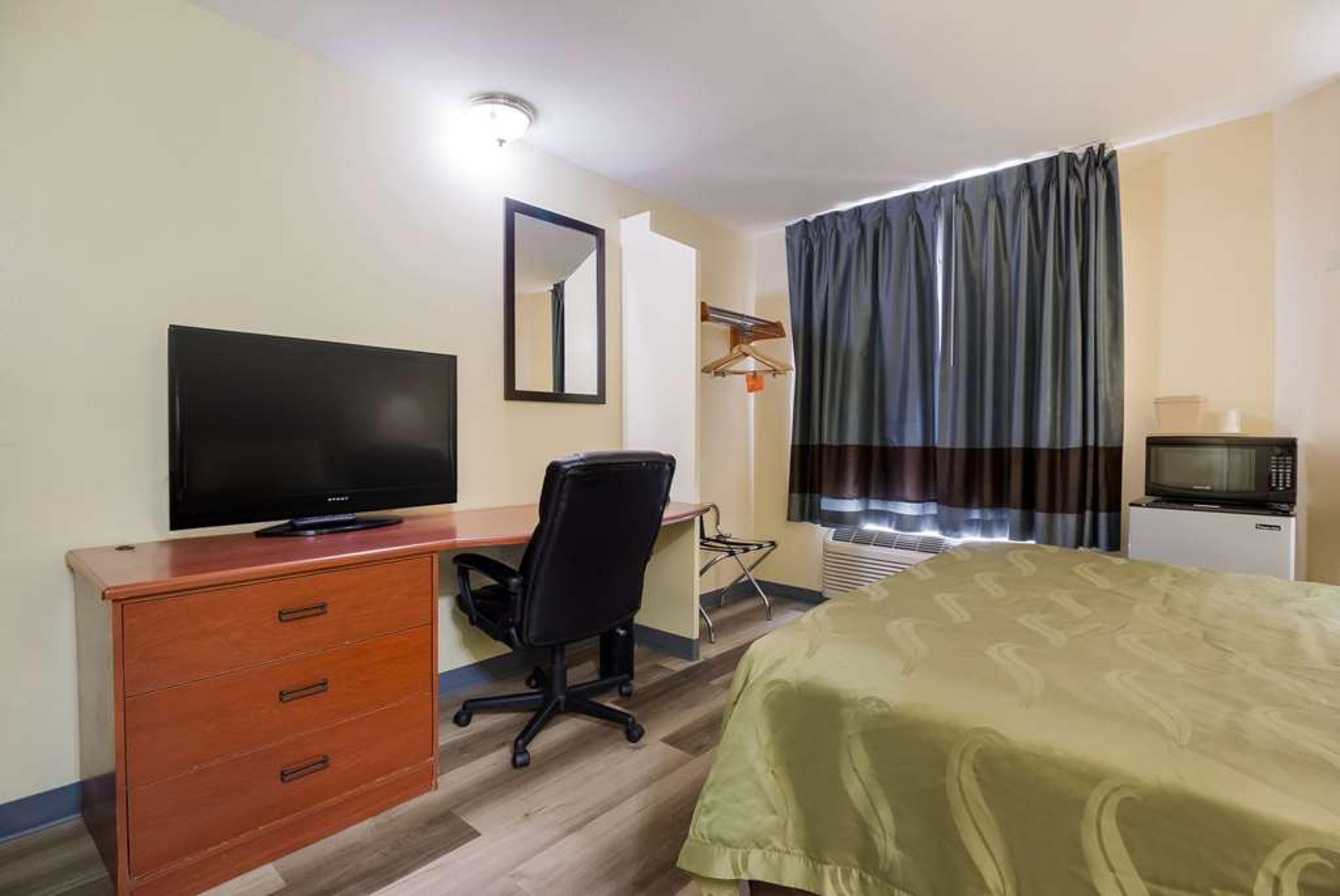 QUALITY INN BAYTOWN - HOUSTON EAST