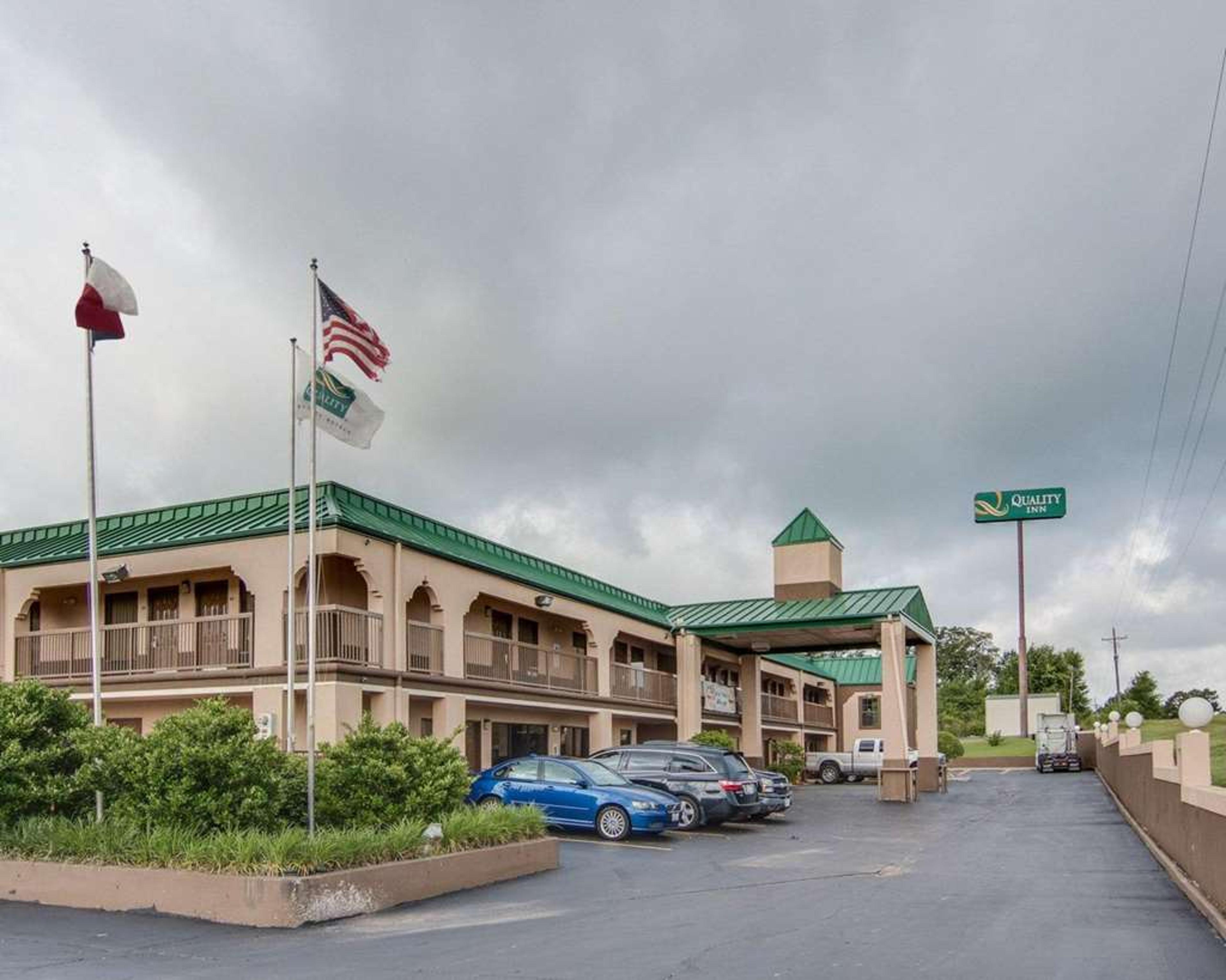 QUALITY INN MT. PLEASANT