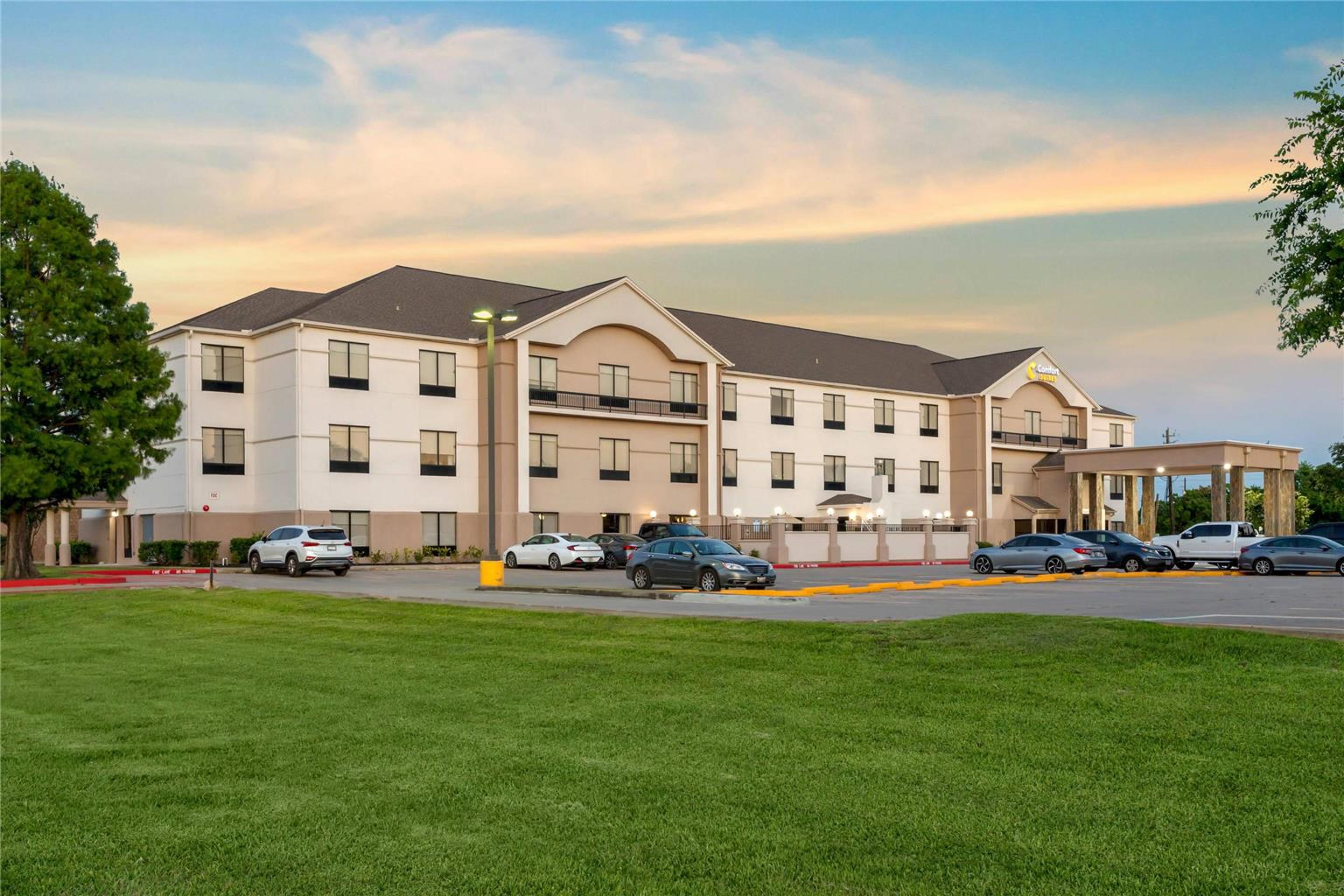 COMFORT SUITES LA PORTE