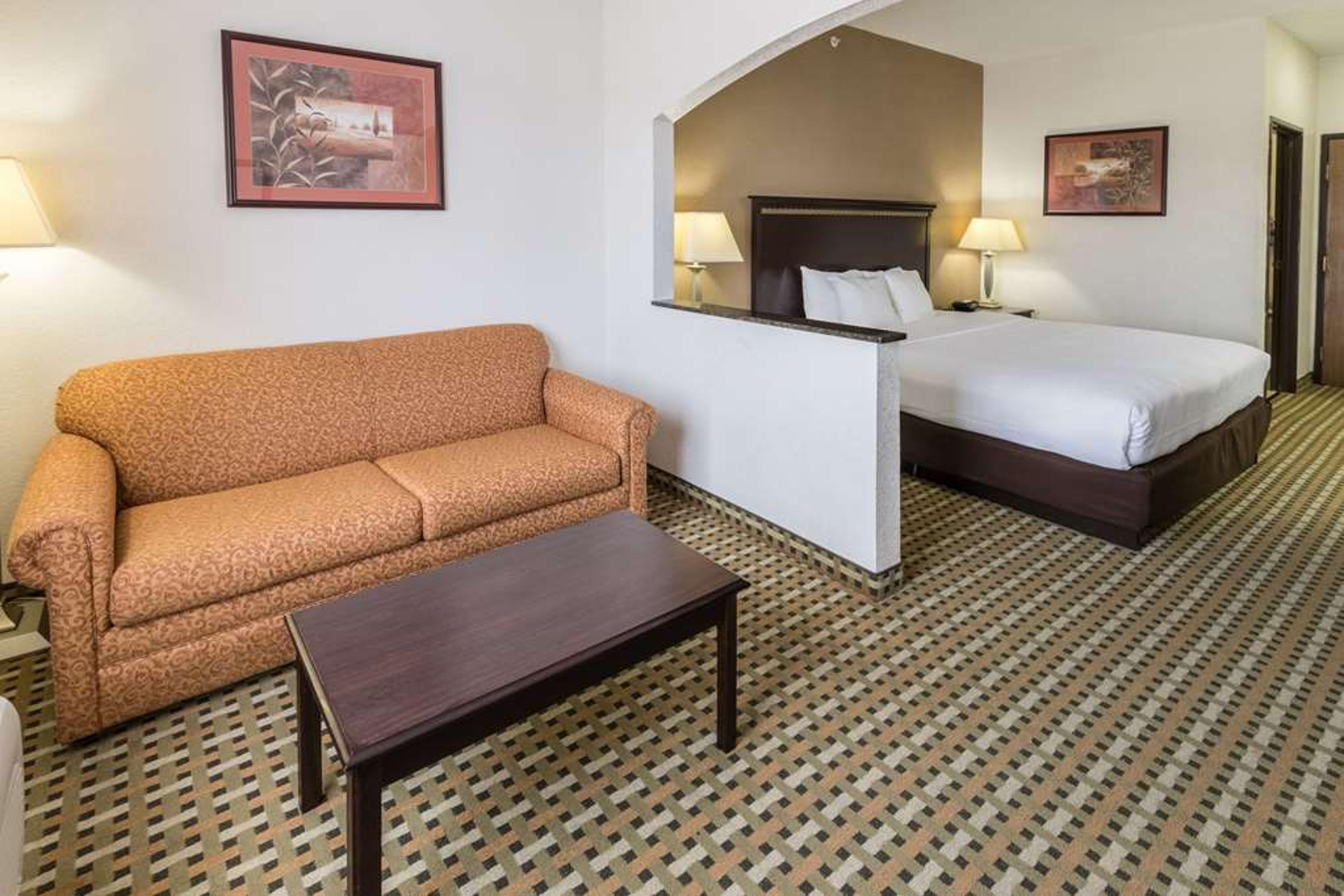 QUALITY SUITES BURLESON - FT. WORTH