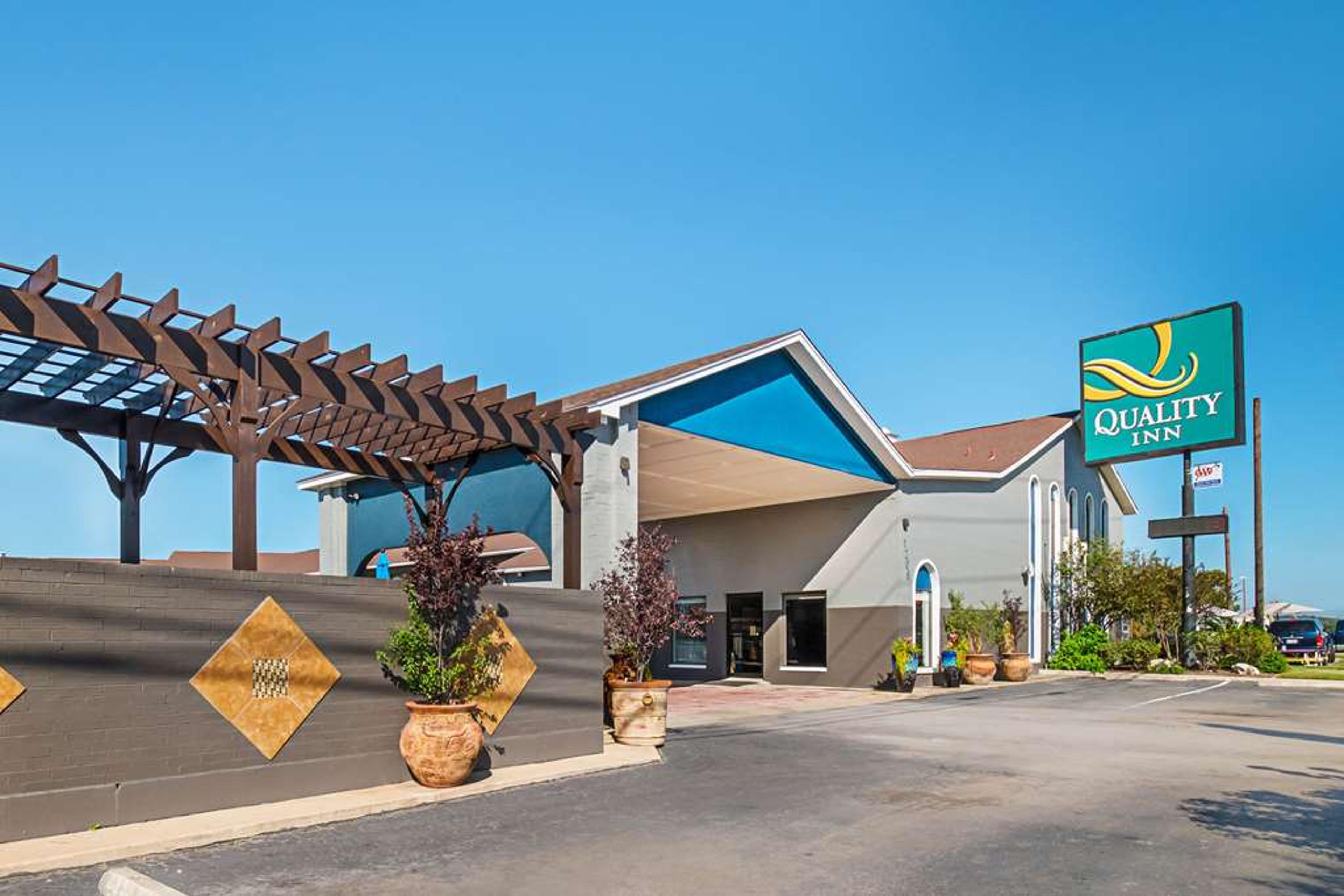 QUALITY INN NEAR LAKE MARBLE FALLS