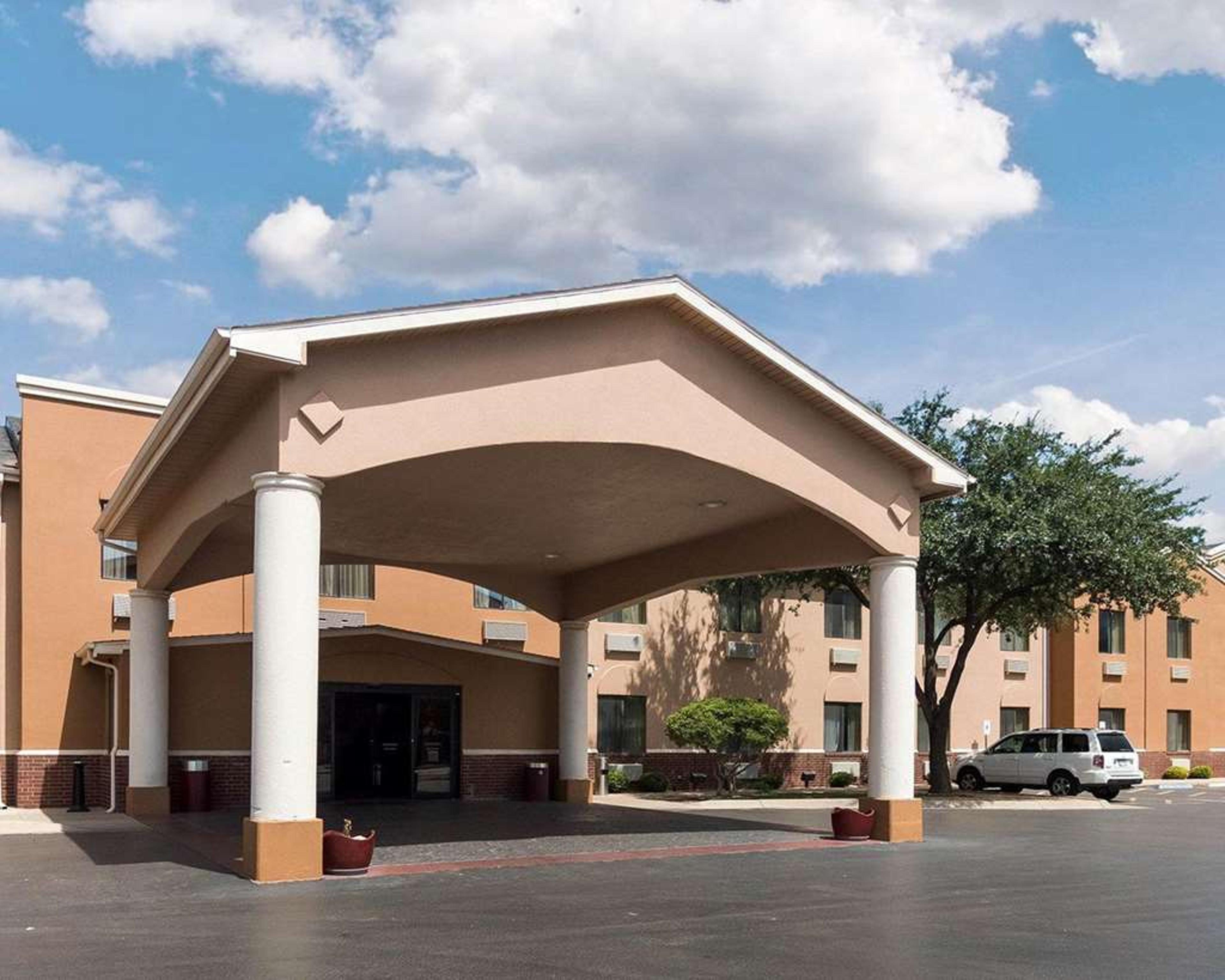 QUALITY SUITES MIDLAND NORTH LOOP 2