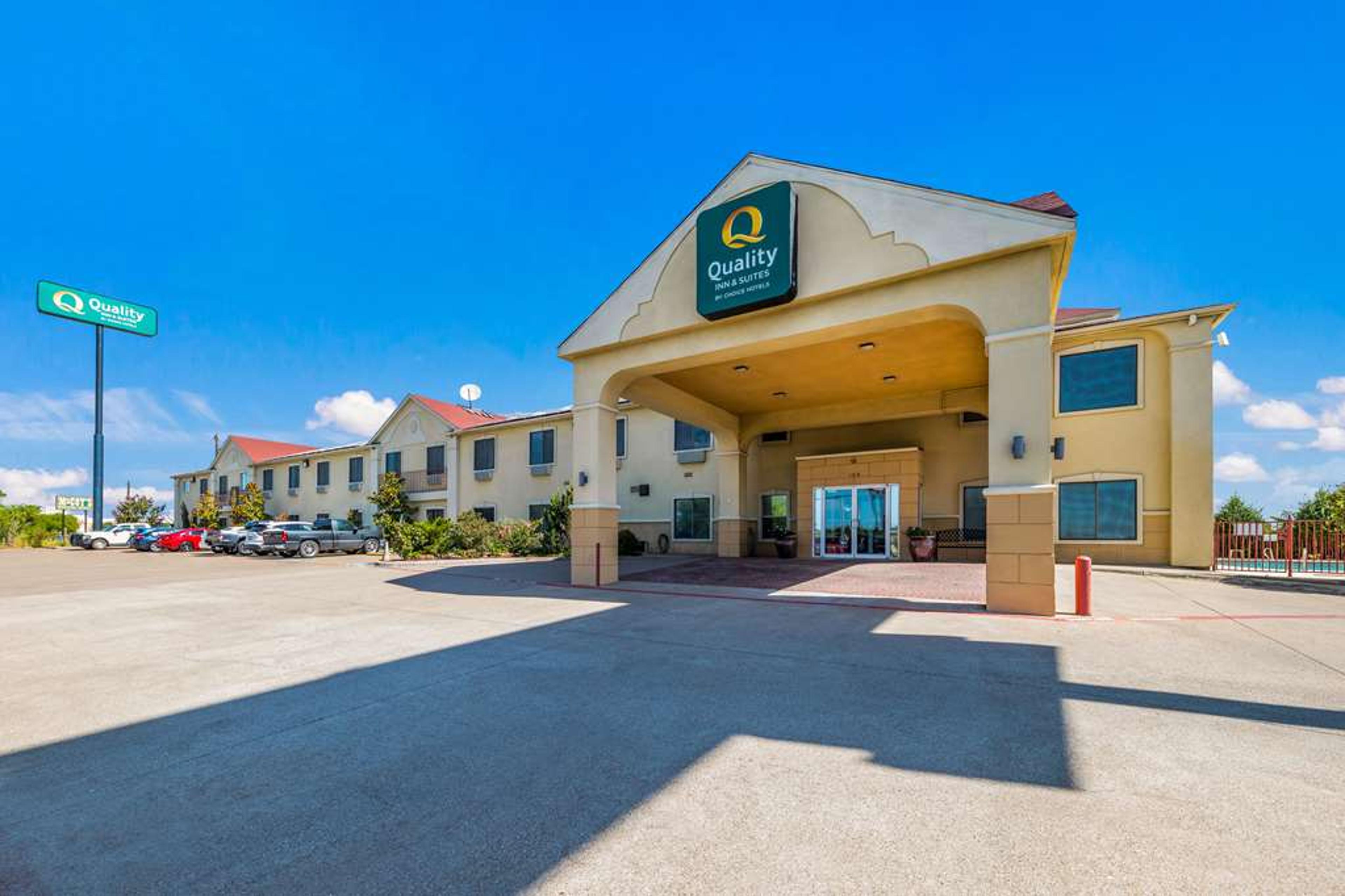 QUALITY INN AND SUITES TERRELL