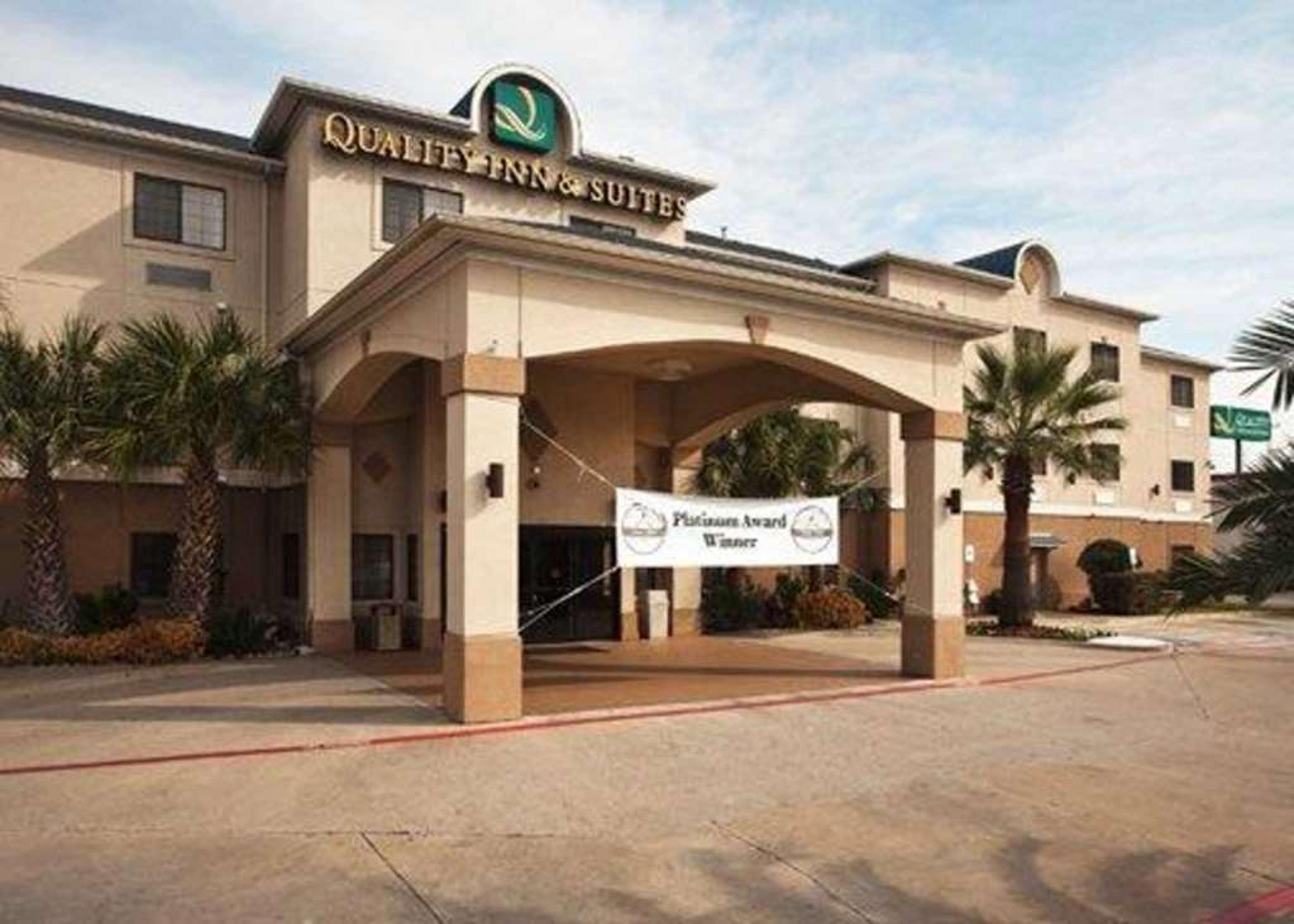 QUALITY INN & SUITES NEAR UNIVERSIT