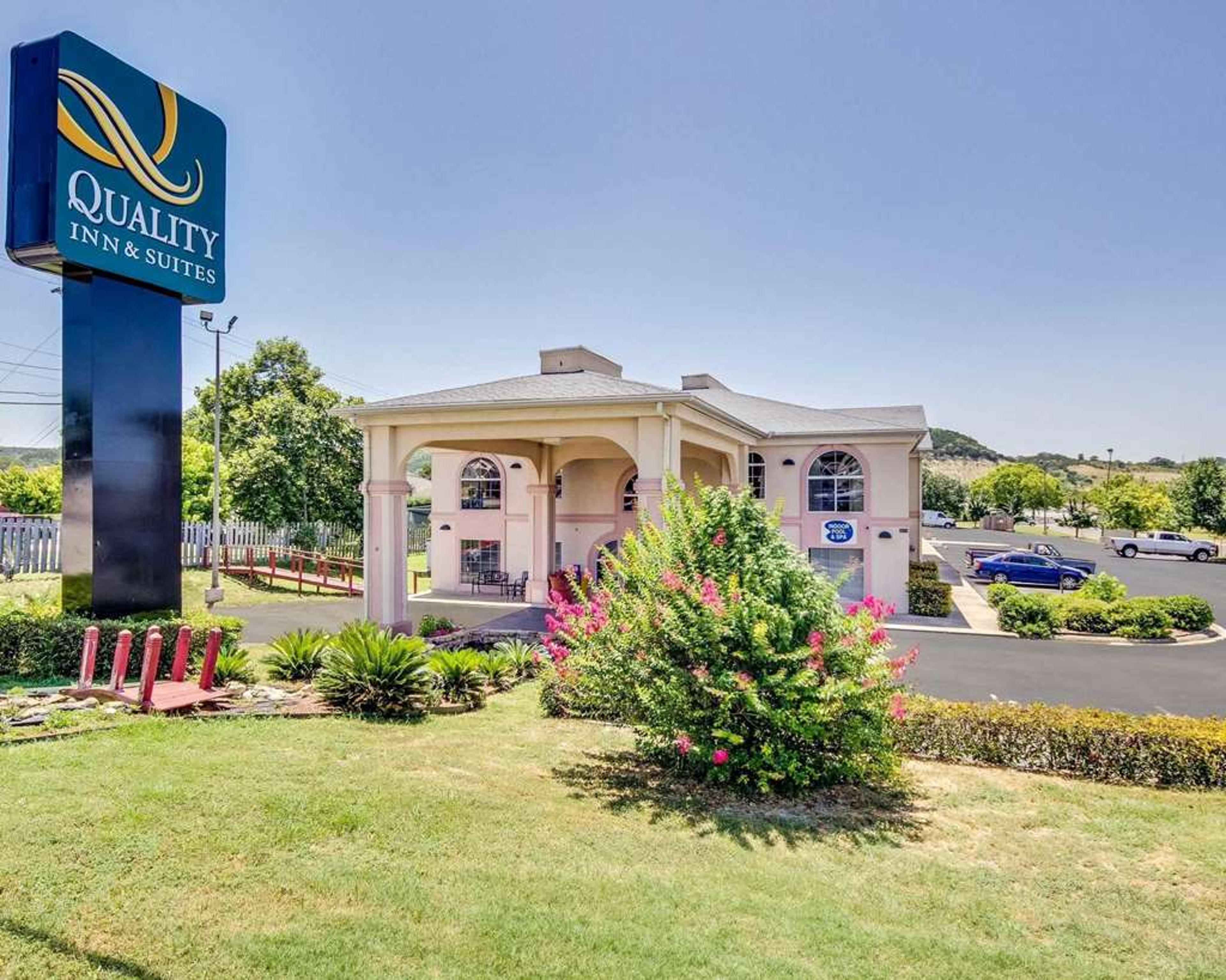 QUALITY INN AND SUITES KERRVILLE