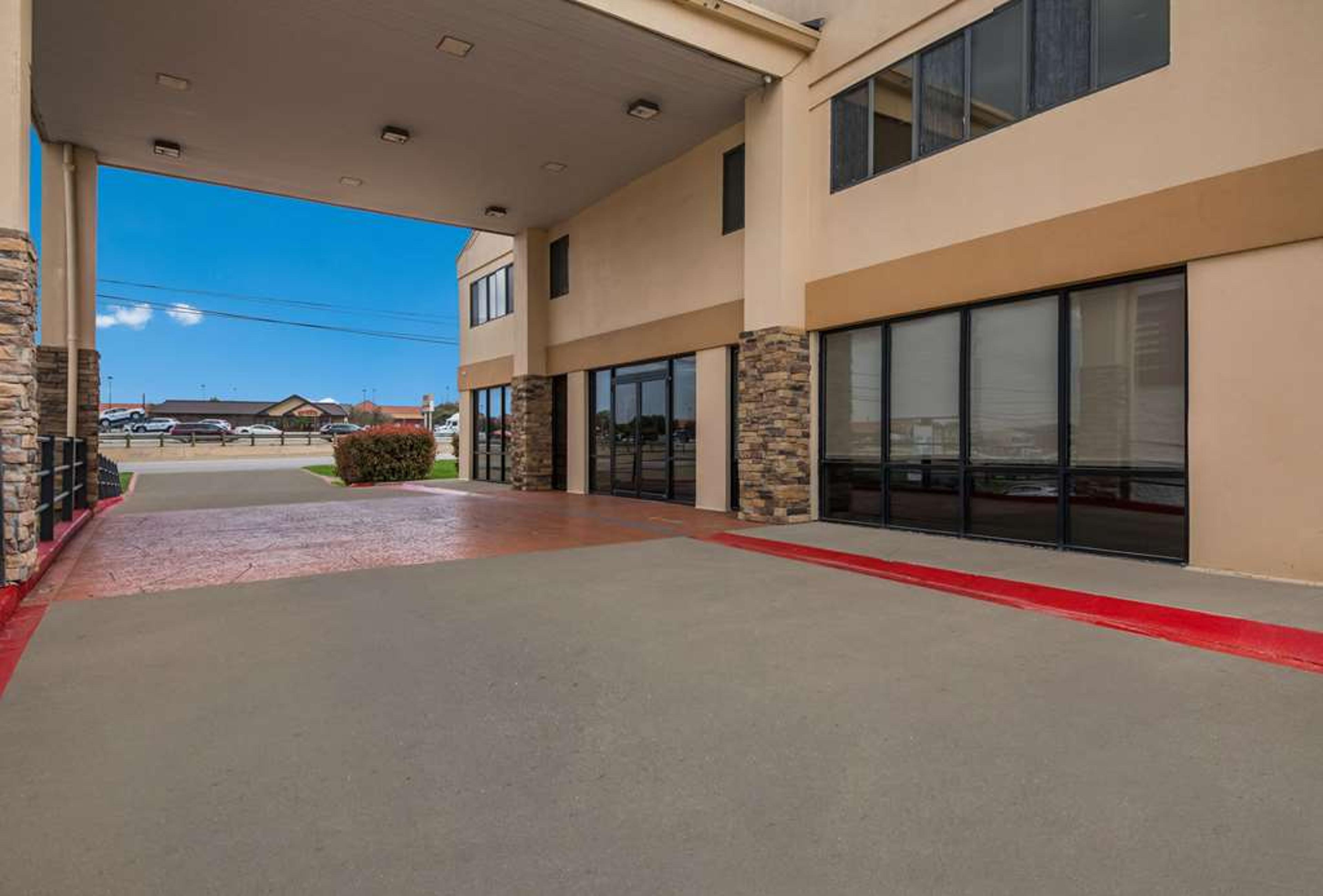 QUALITY INN & SUITES ROUND ROCK-AUS