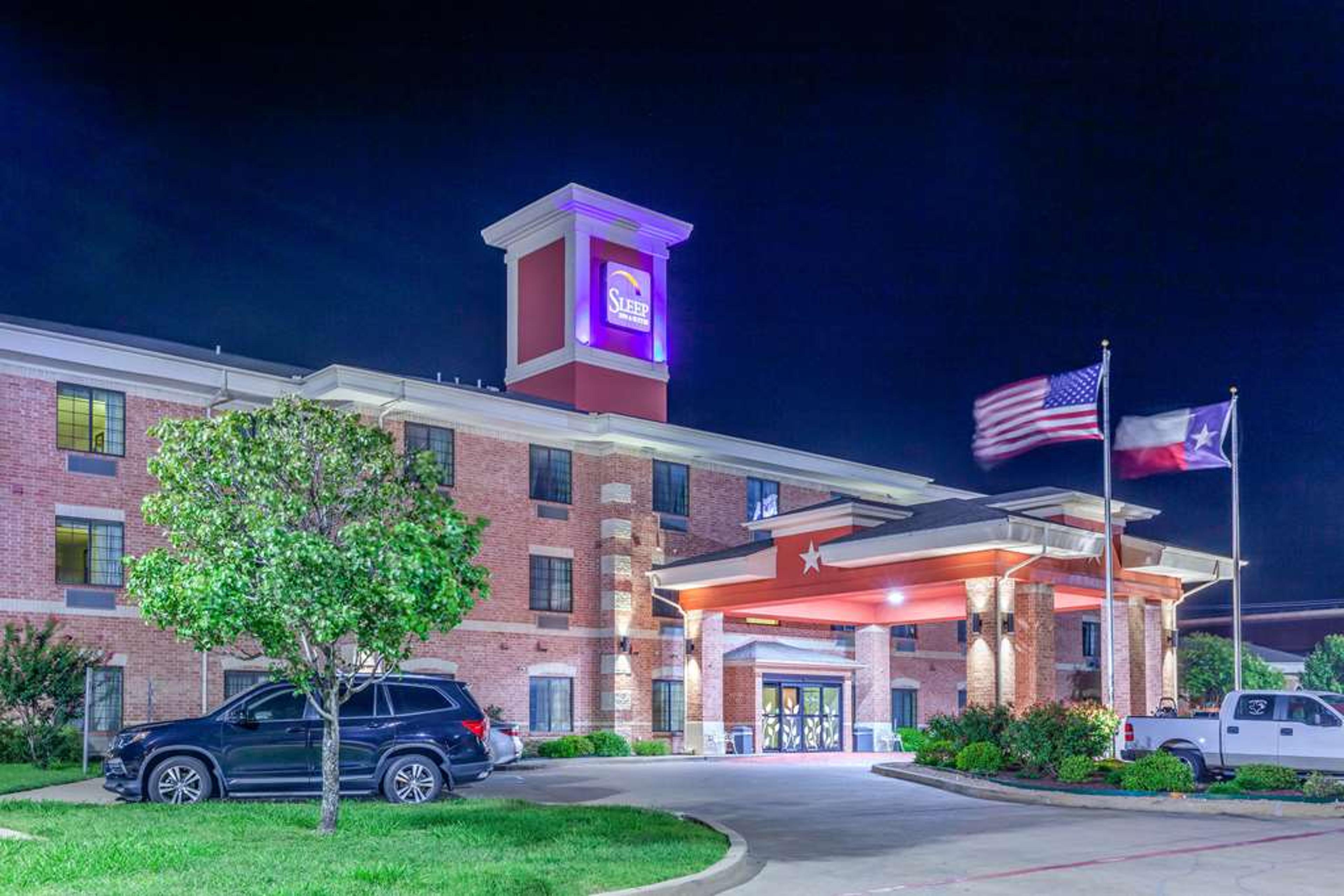 SLEEP INN AND SUITES HEWITT - SOUTH