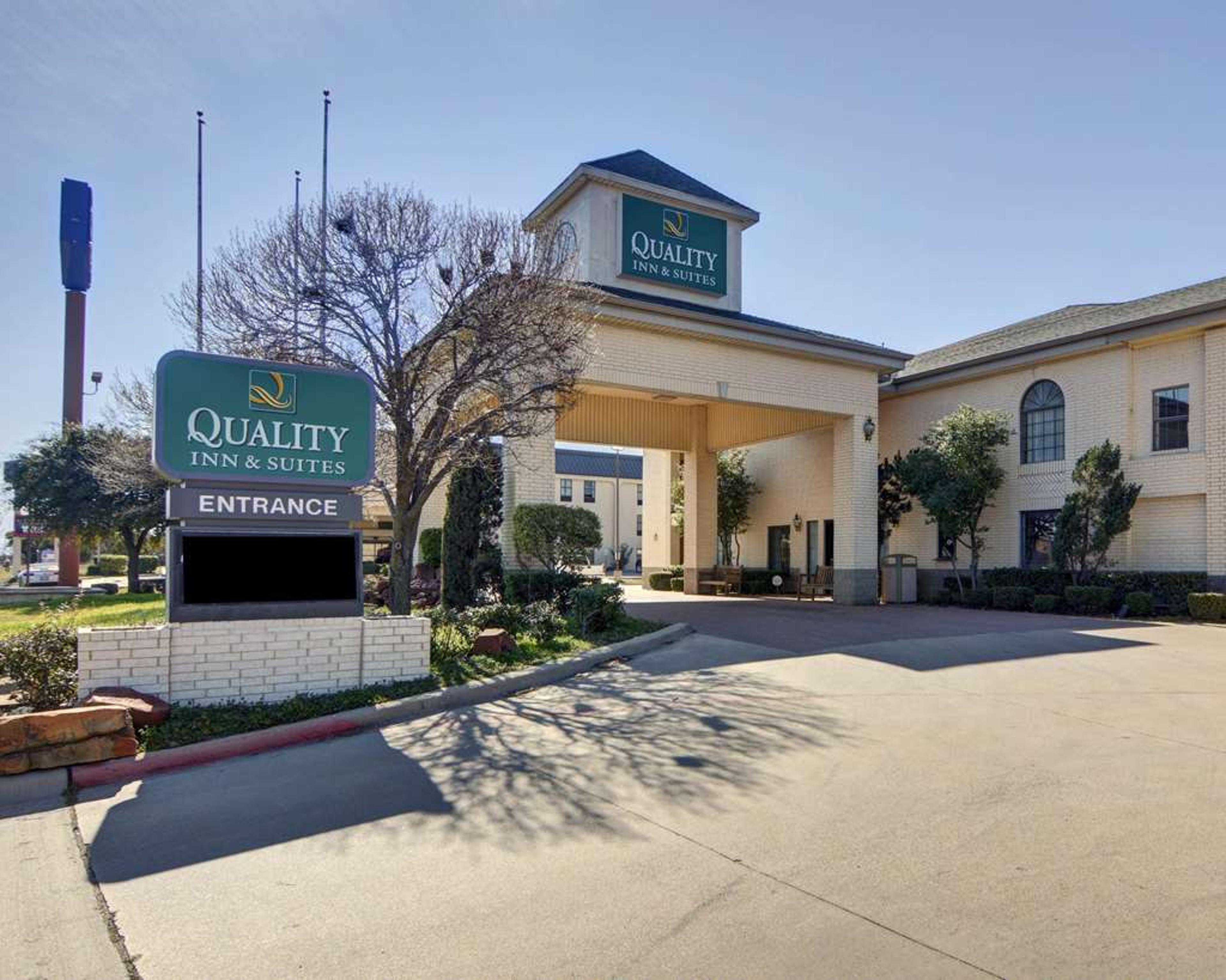 QUALITY INN & SUITES