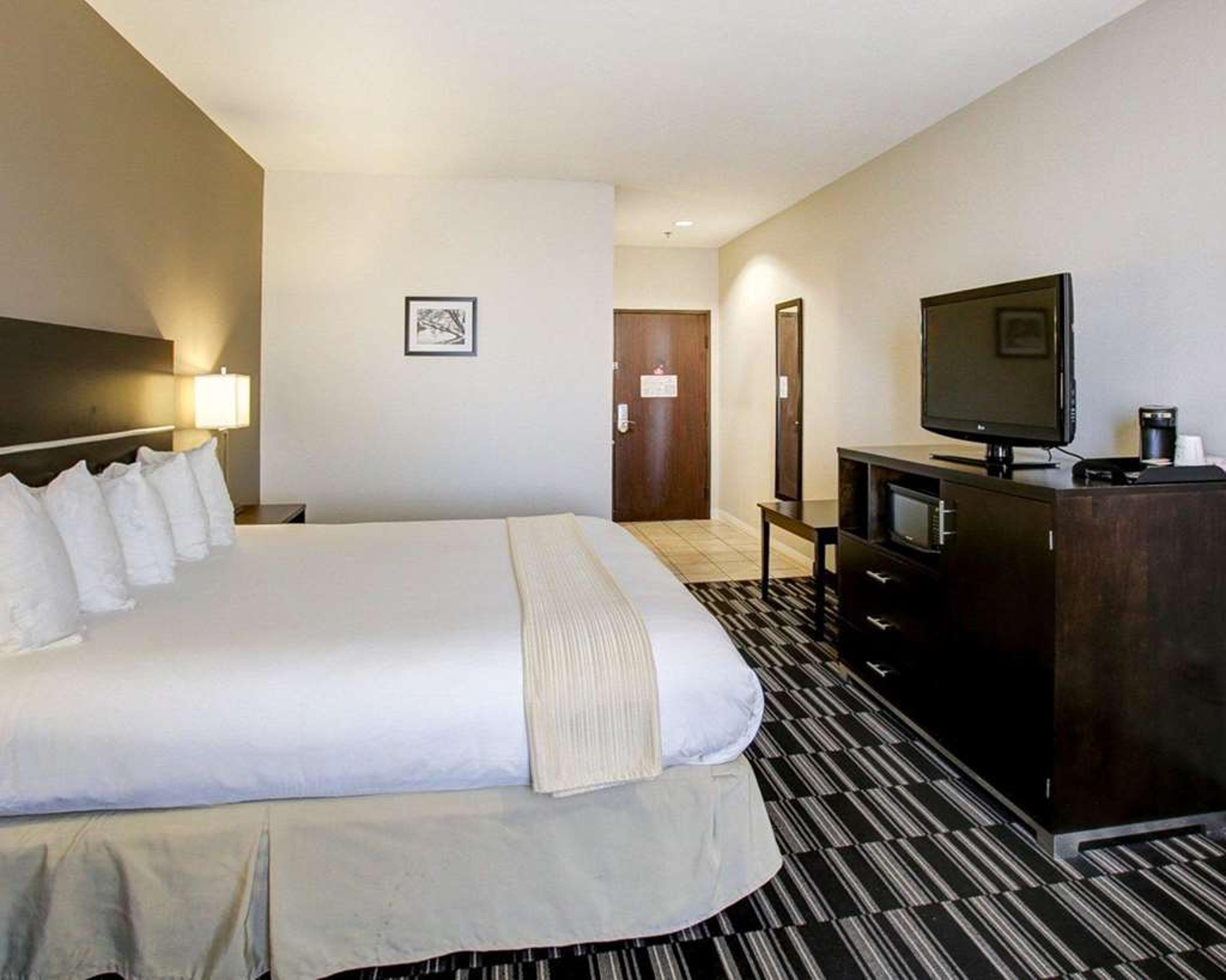 QUALITY INN AND SUITES BRYAN-COLLEG