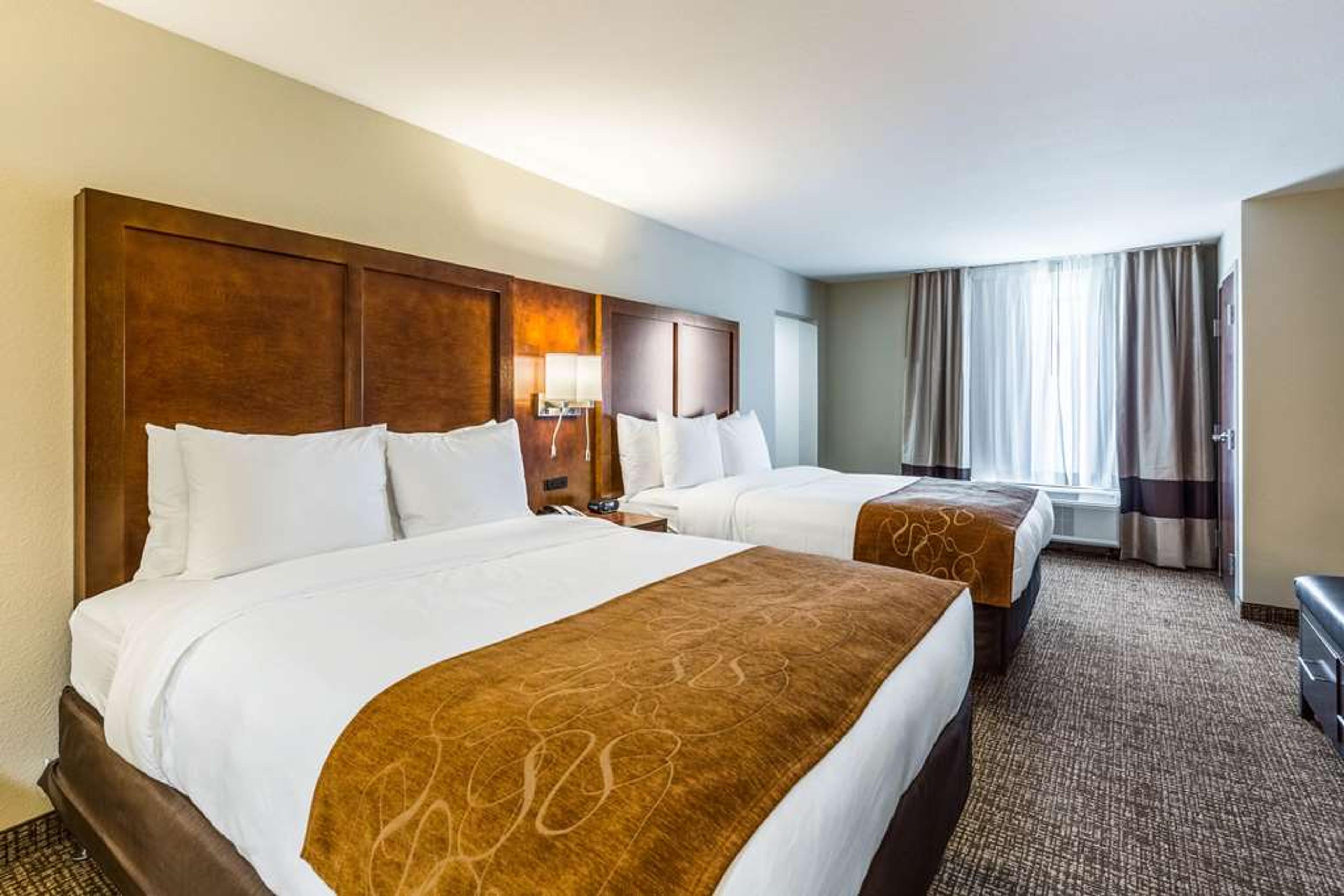 COMFORT SUITES