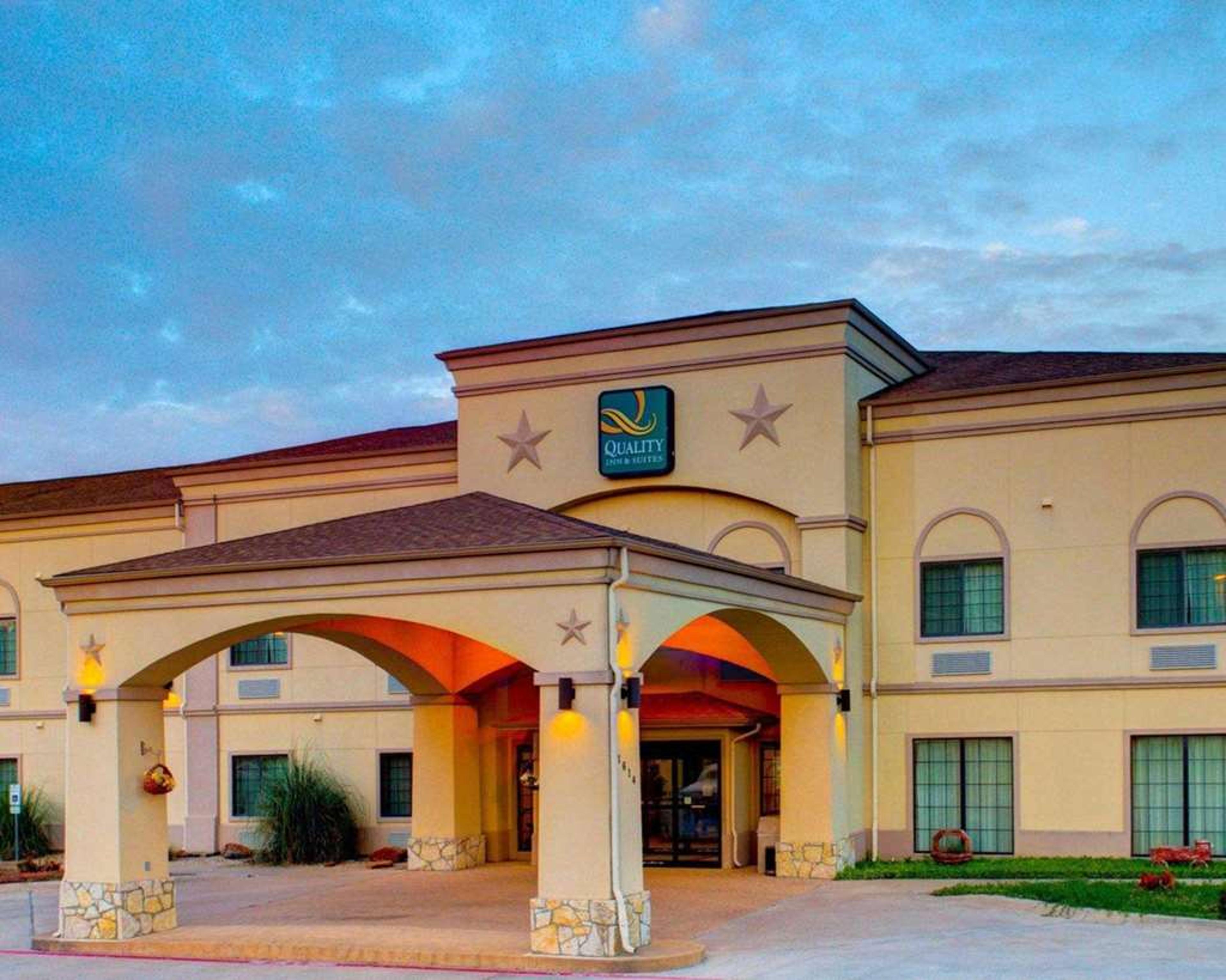 QUALITY INN AND SUITES GLEN ROSE