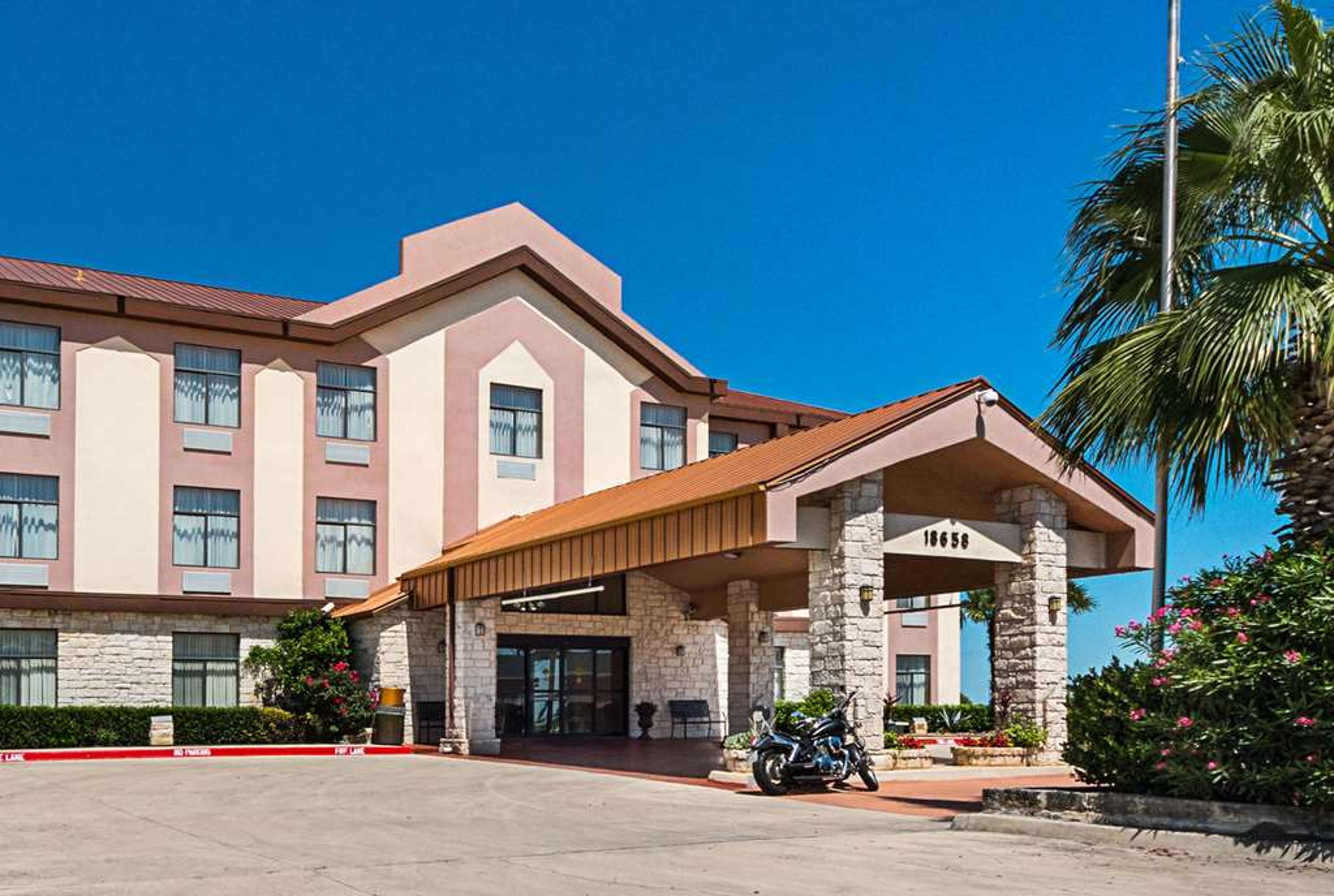 QUALITY INN AND SUITES