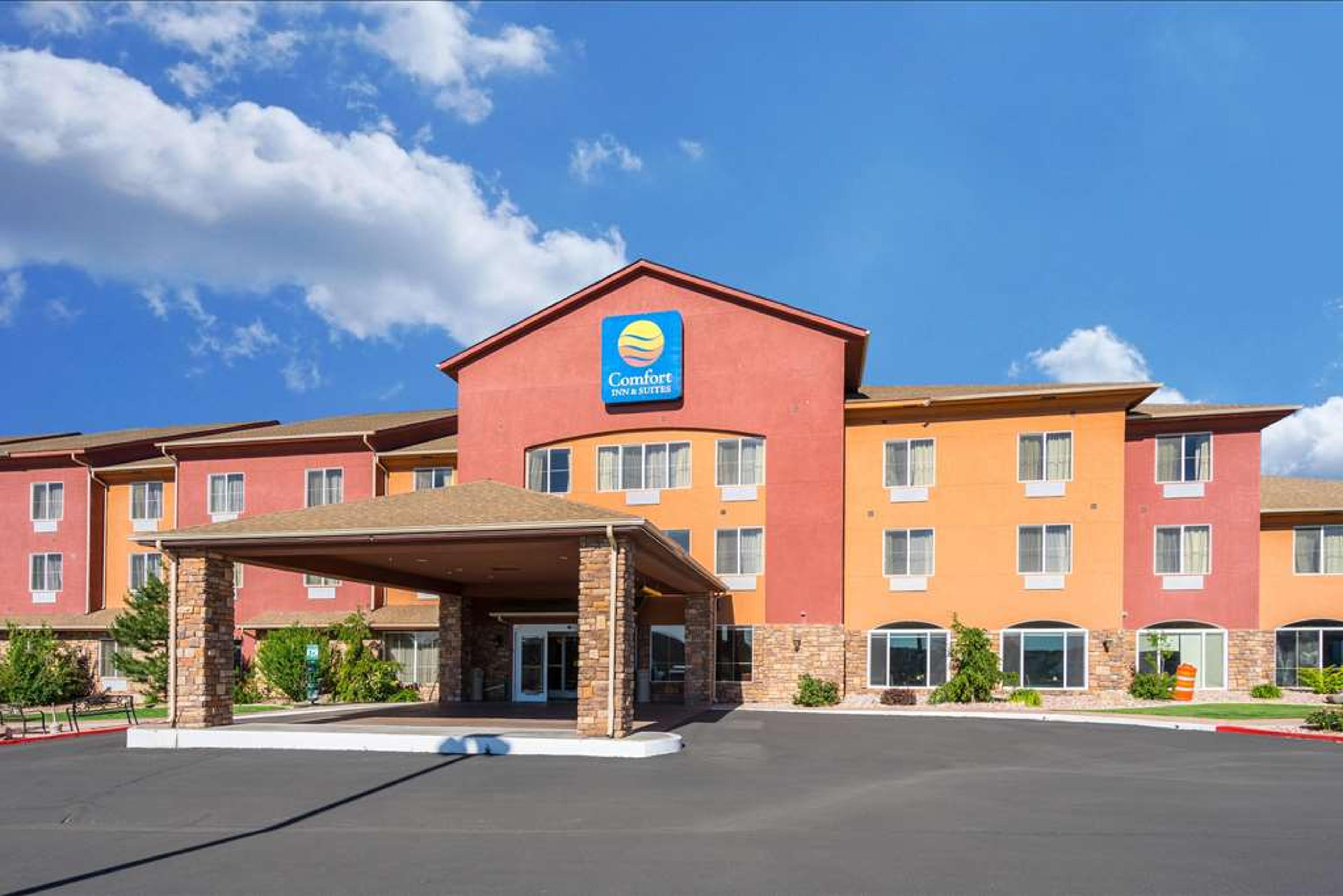 COMFORT INN AND SUITES