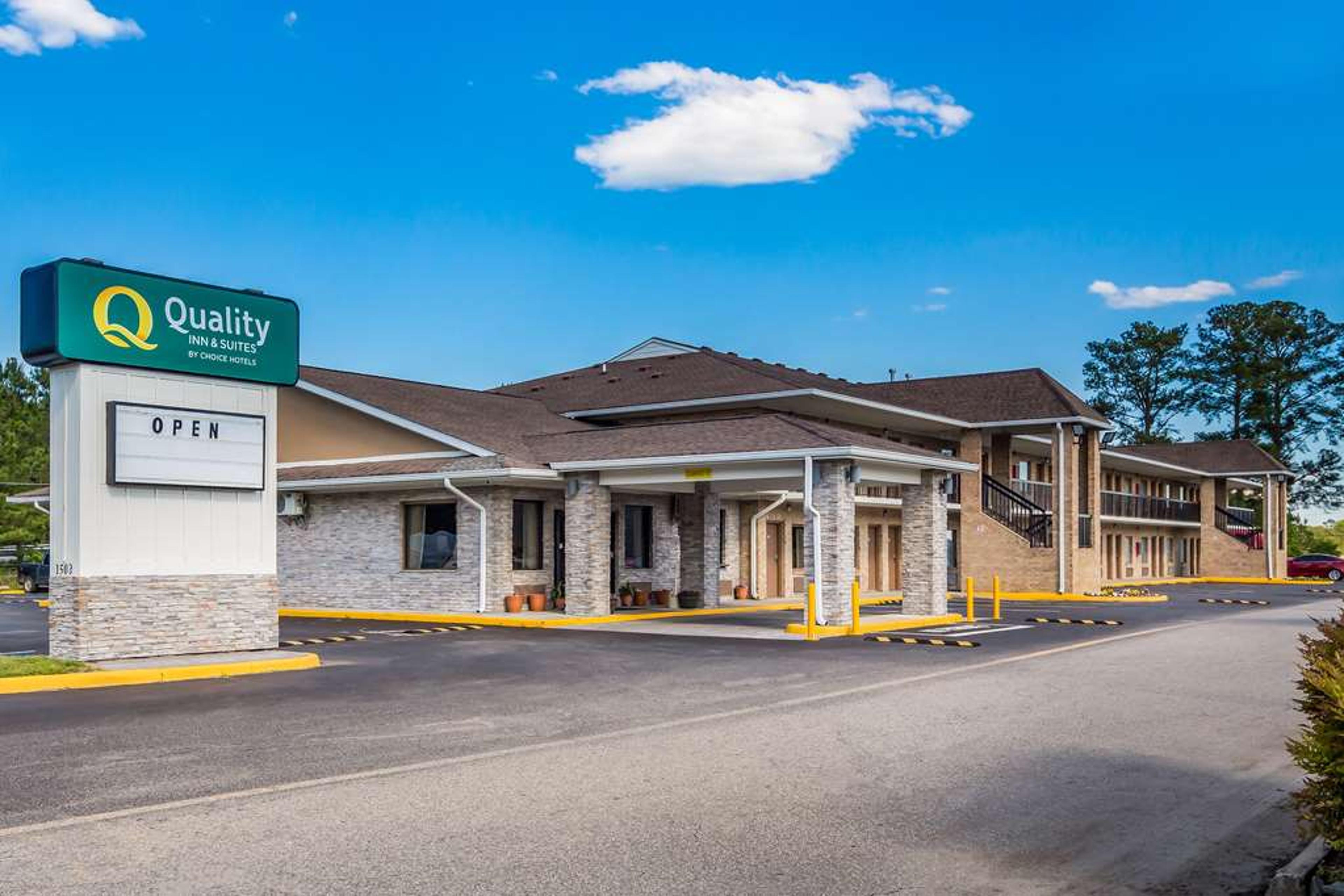 QUALITY INN AND SUITES SUFFOLK