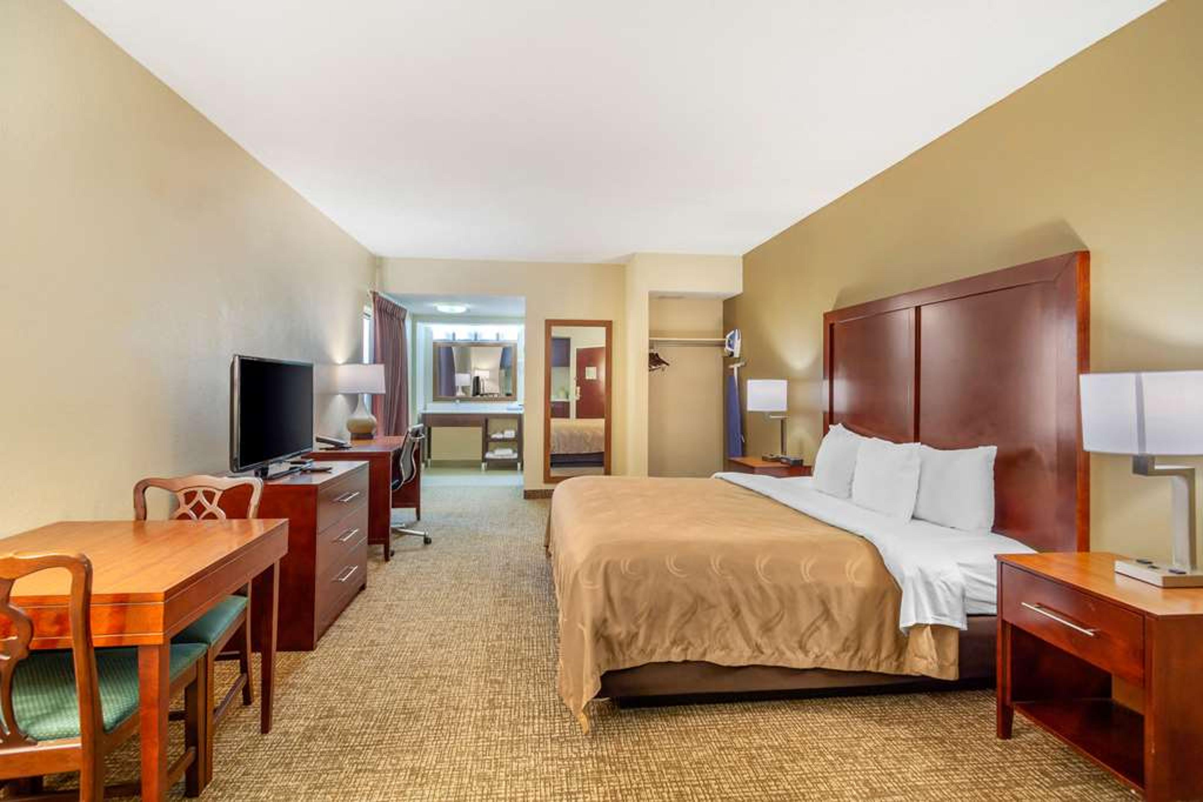 QUALITY INN AND SUITES  OLDE TOWN