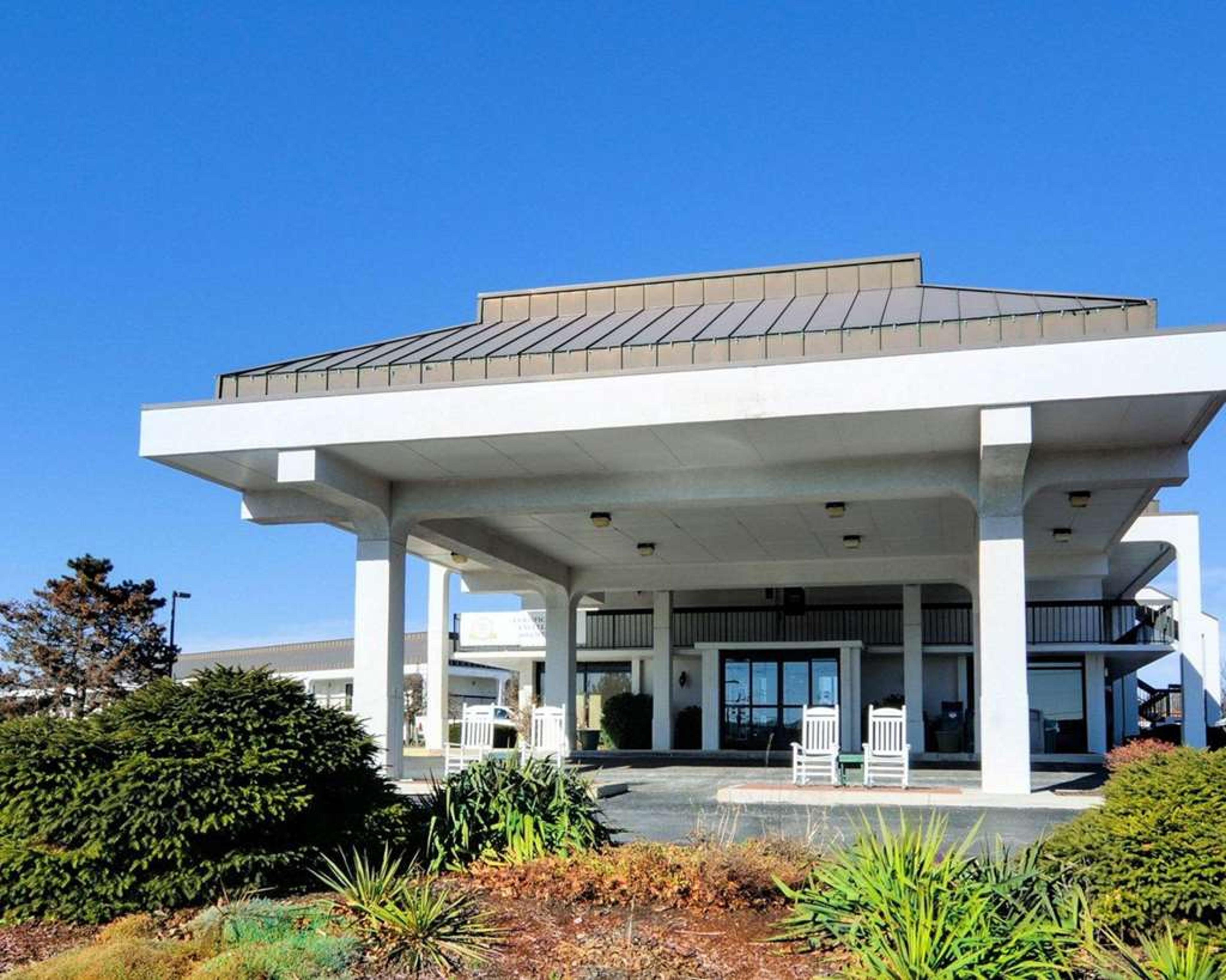 QUALITY INN CHRISTIANSBURG - BLACKS