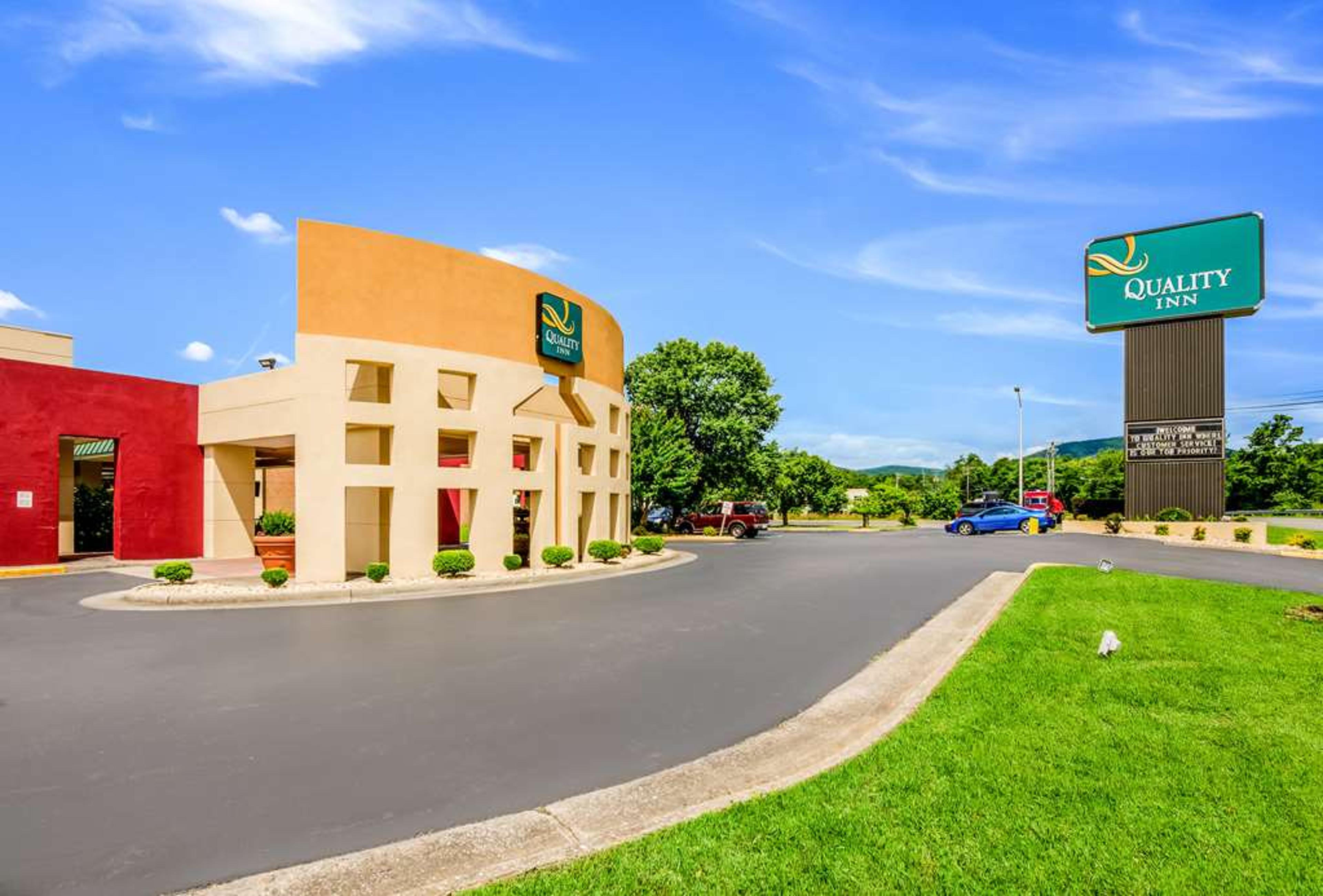 QUALITY INN ROANOKE AIRPORT