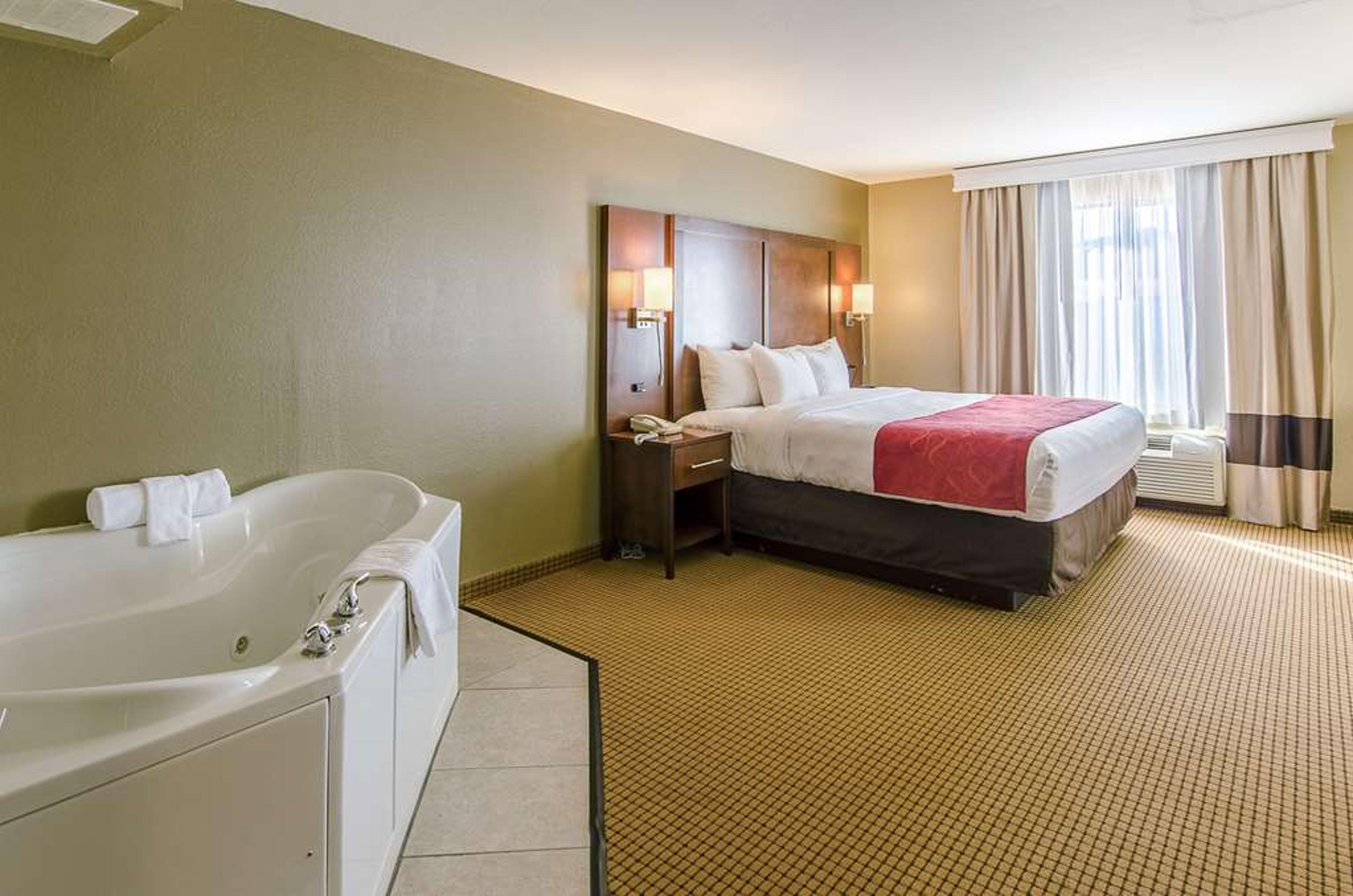 COMFORT SUITES