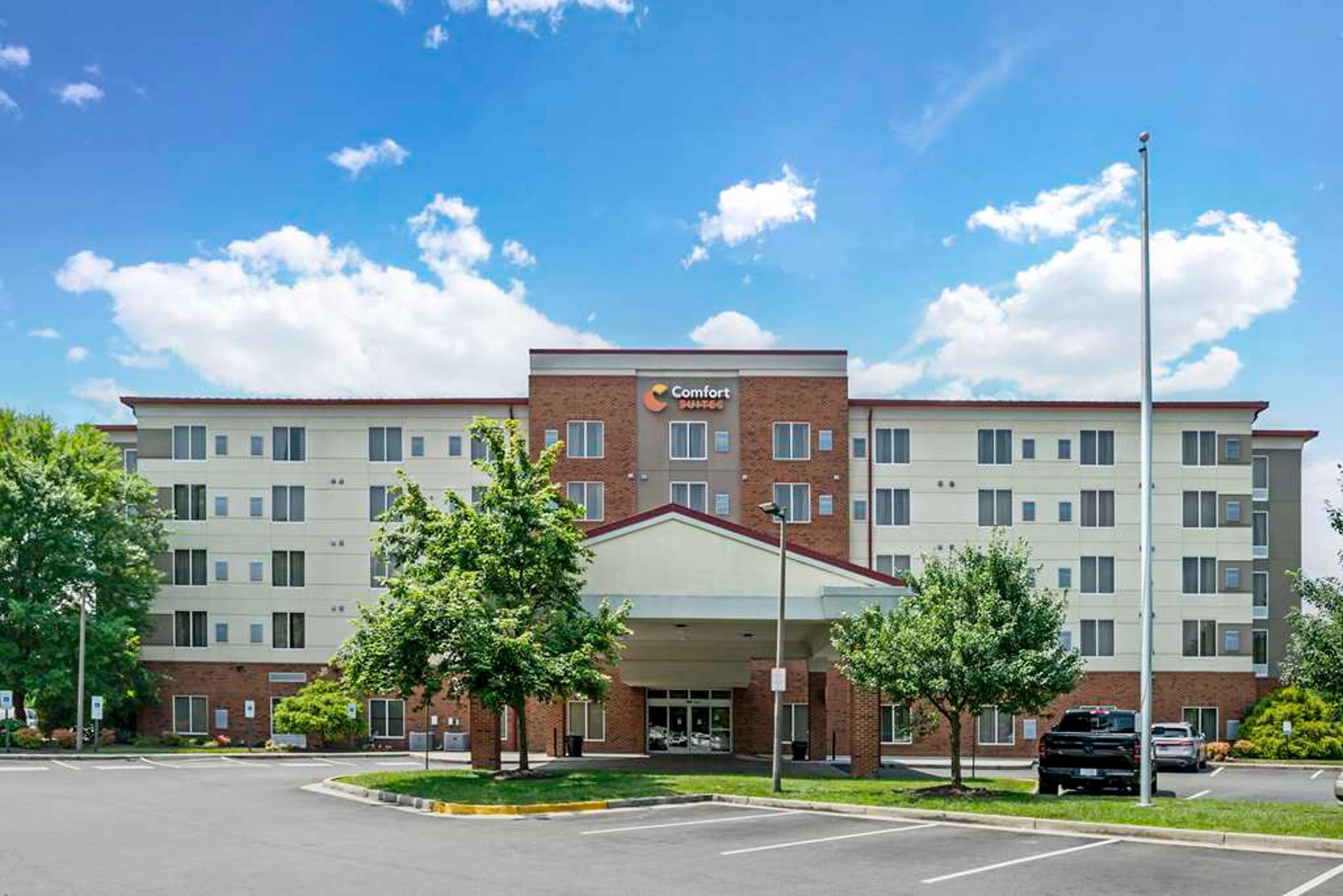 COMFORT SUITES AT VIRGINIA CENTER C
