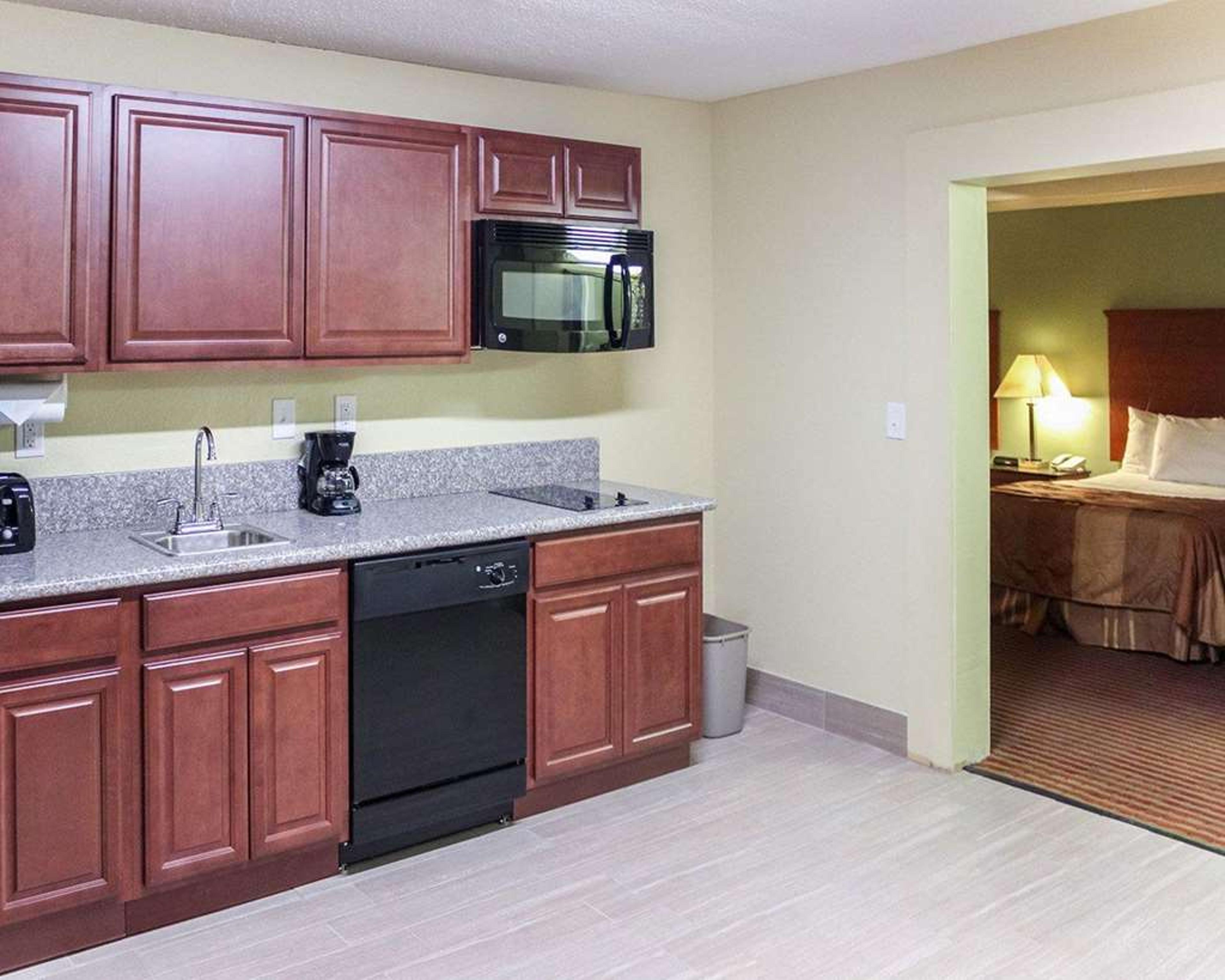 MAINSTAY SUITES WILLIAMSBURG HISTOR