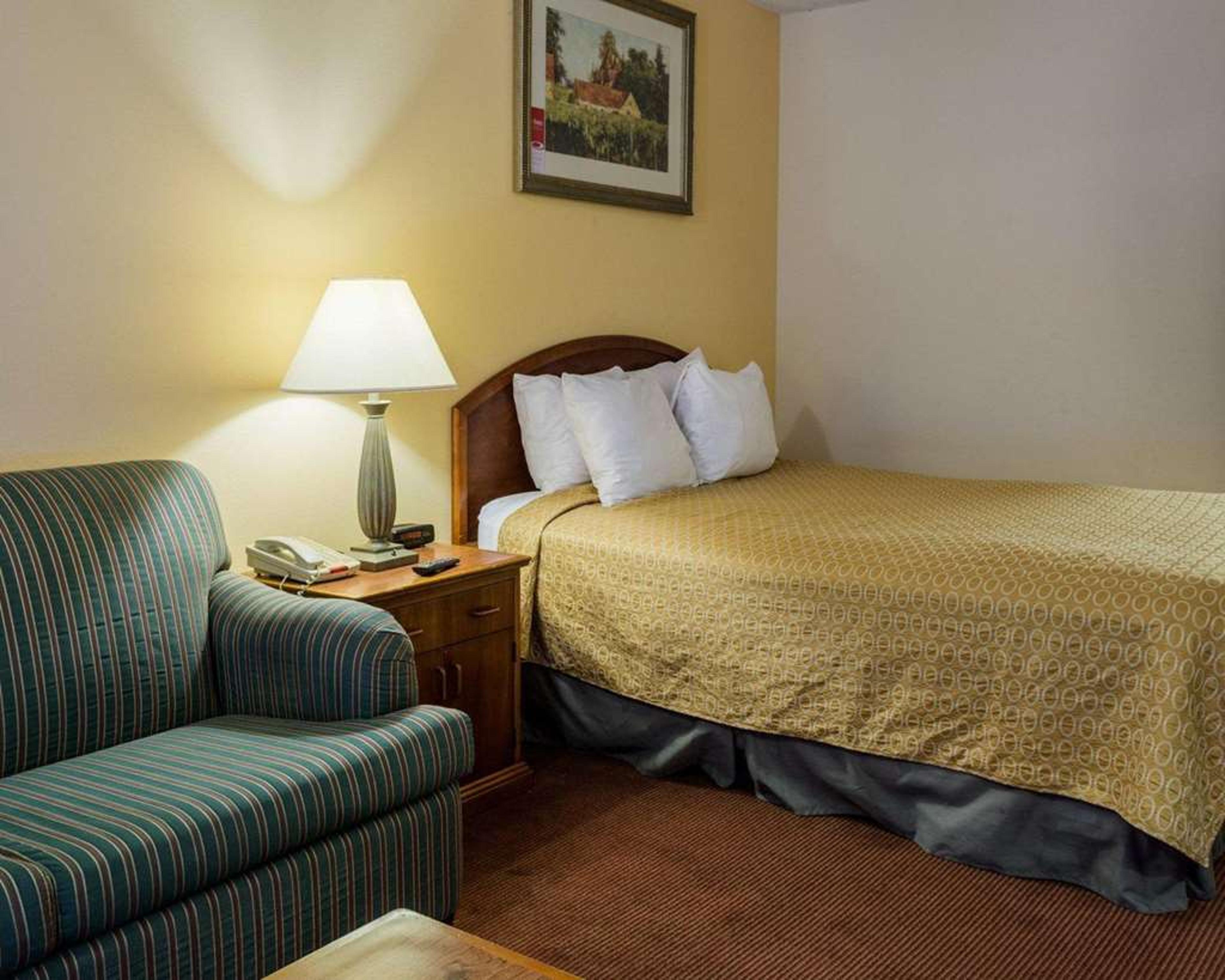 RODEWAY INN COLONIAL HEIGHTS I-95