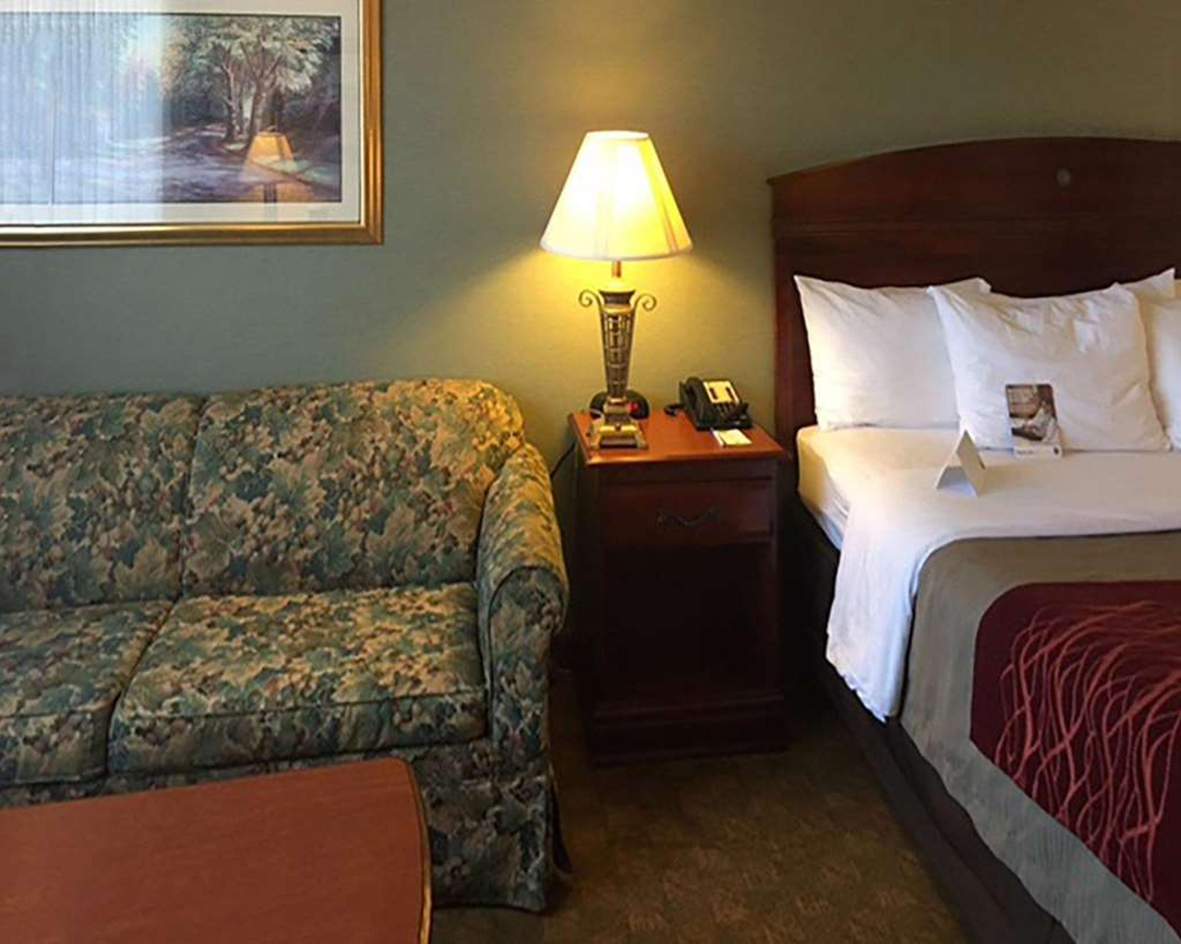 COMFORT INN
