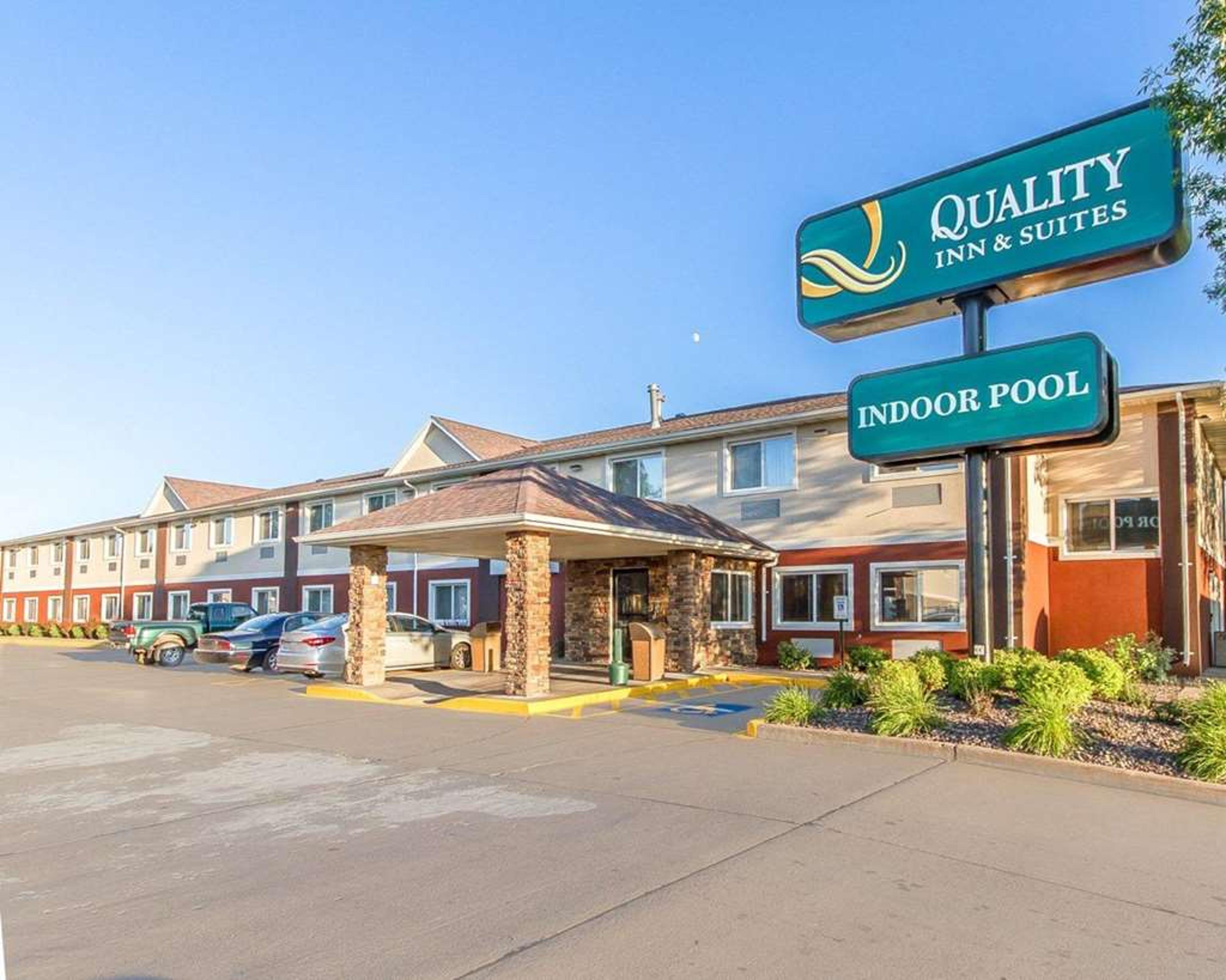 QUALITY INN AND SUITES EAU CLAIRE
