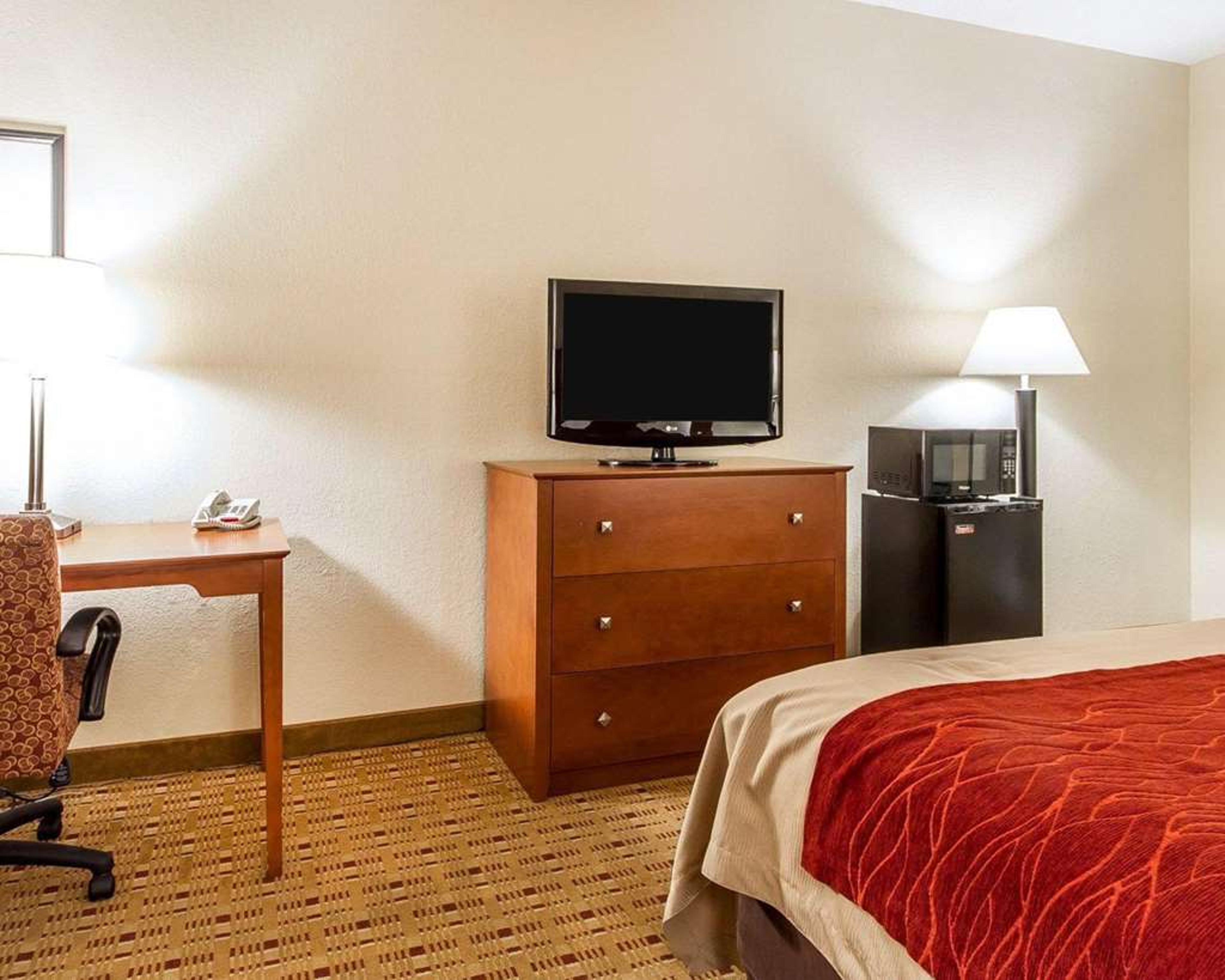 QUALITY INN AND SUITES EAU CLAIRE