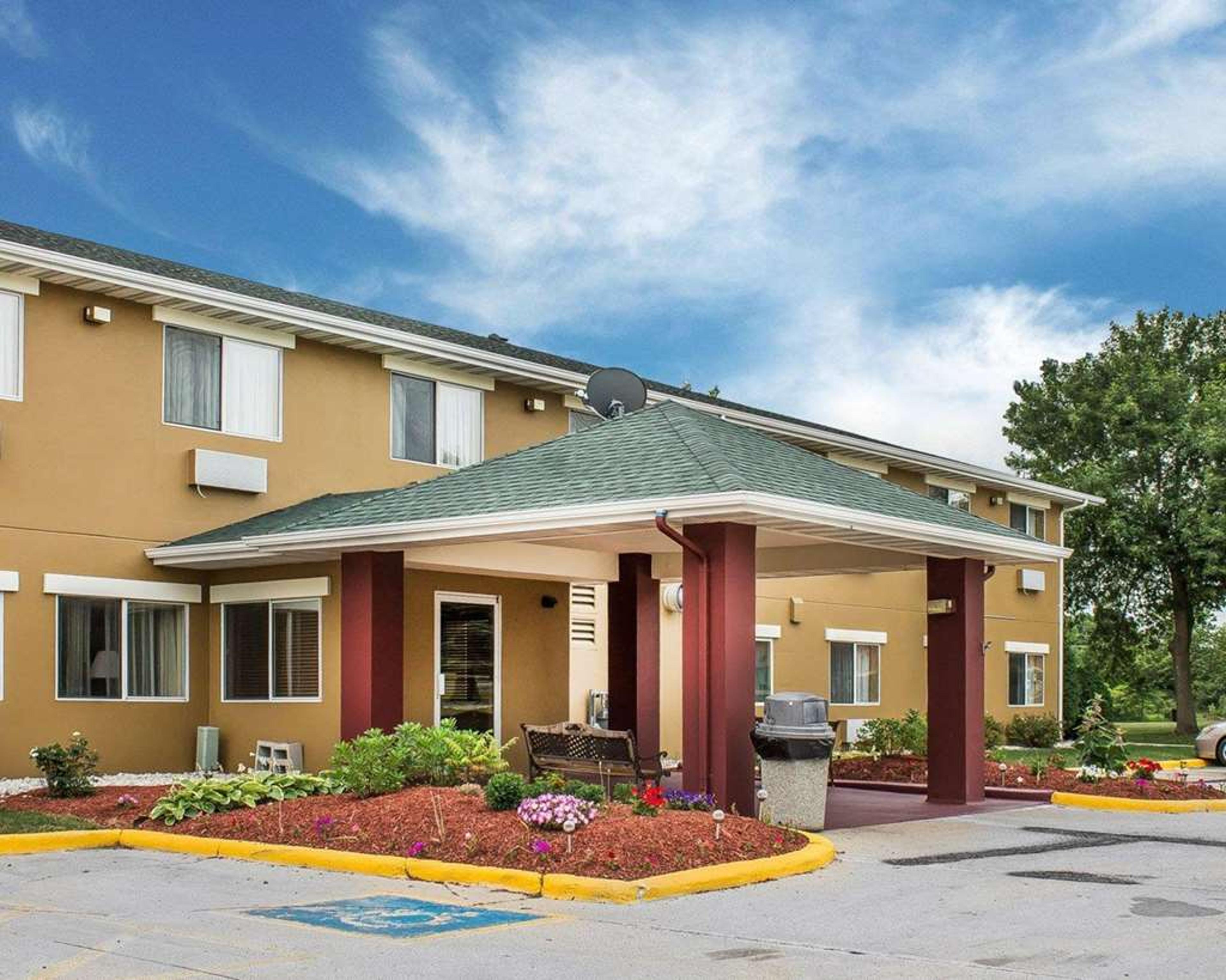 QUALITY INN MANITOWOC