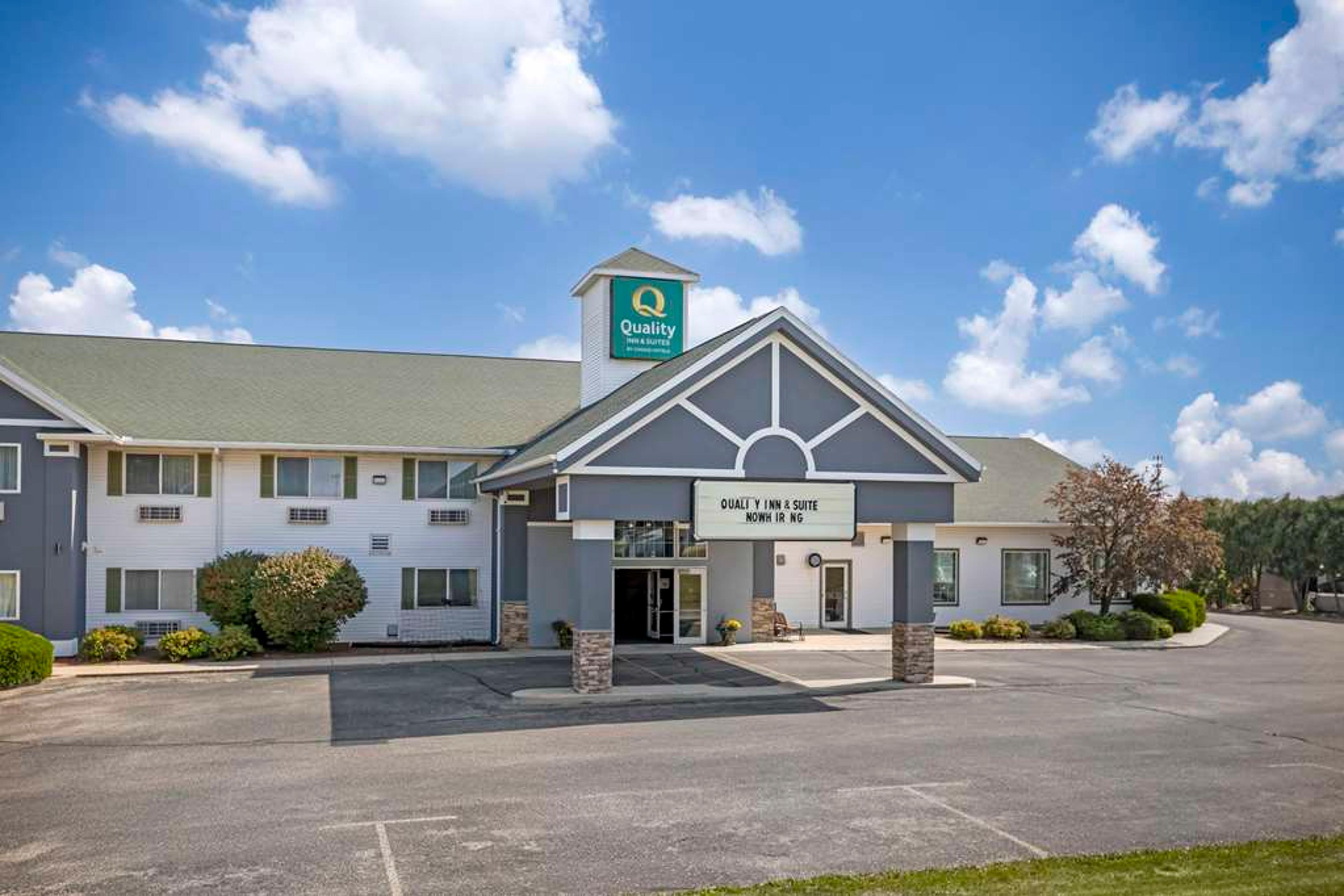 QUALITY INN AND SUITES STOUGHTON -