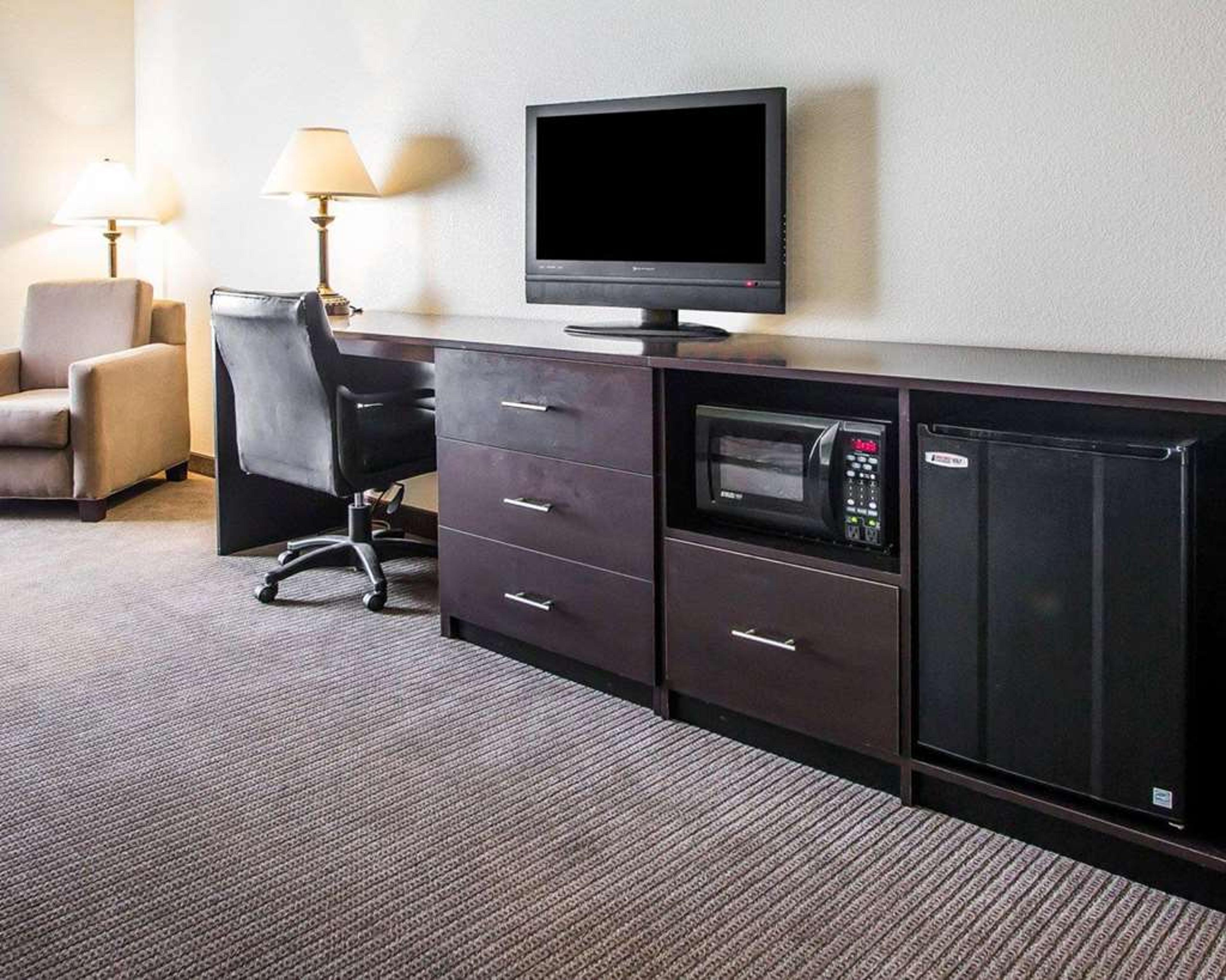 SLEEP INN & SUITES