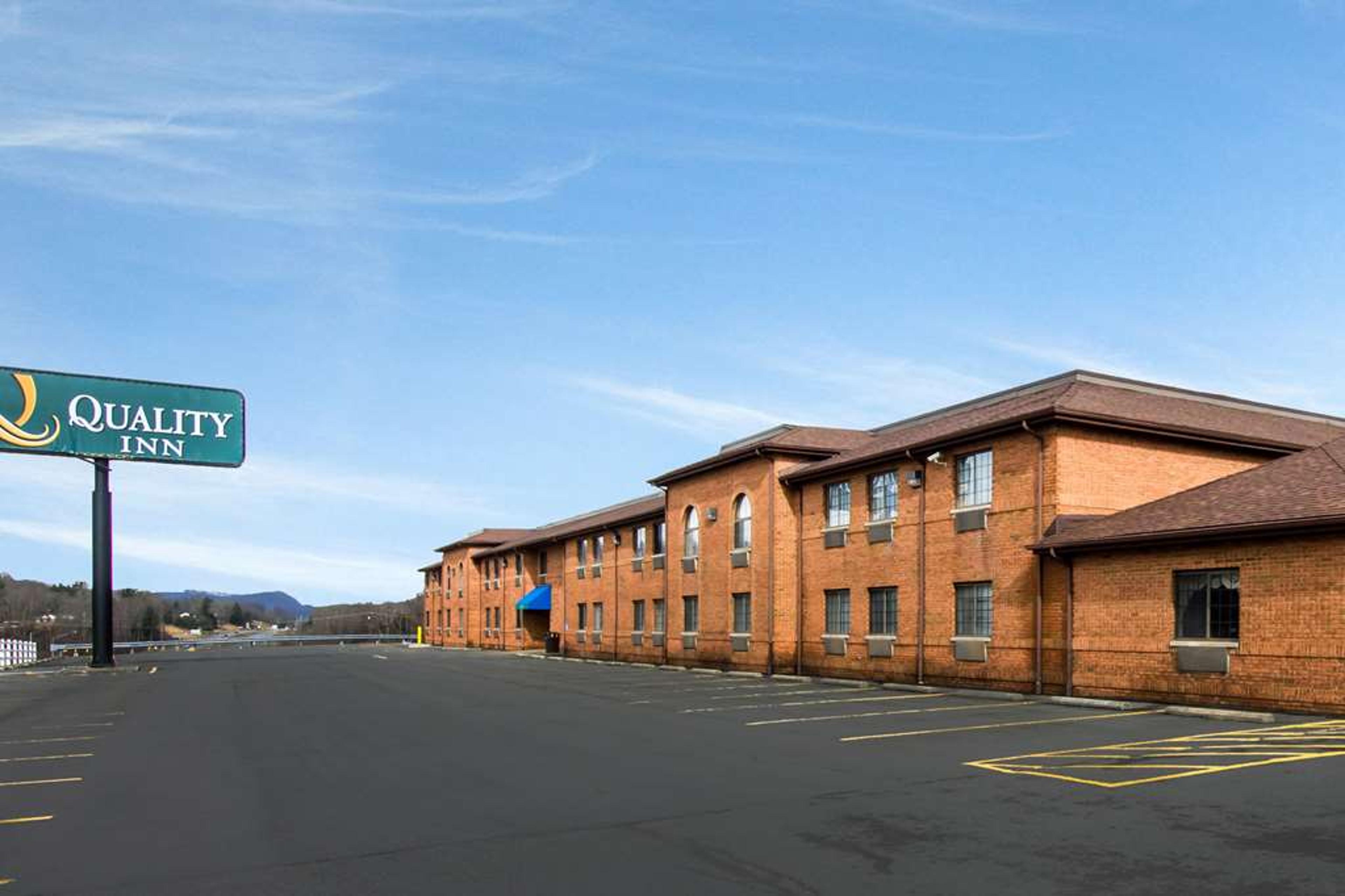 QUALITY INN SUMMERSVILLE NEW RIVER