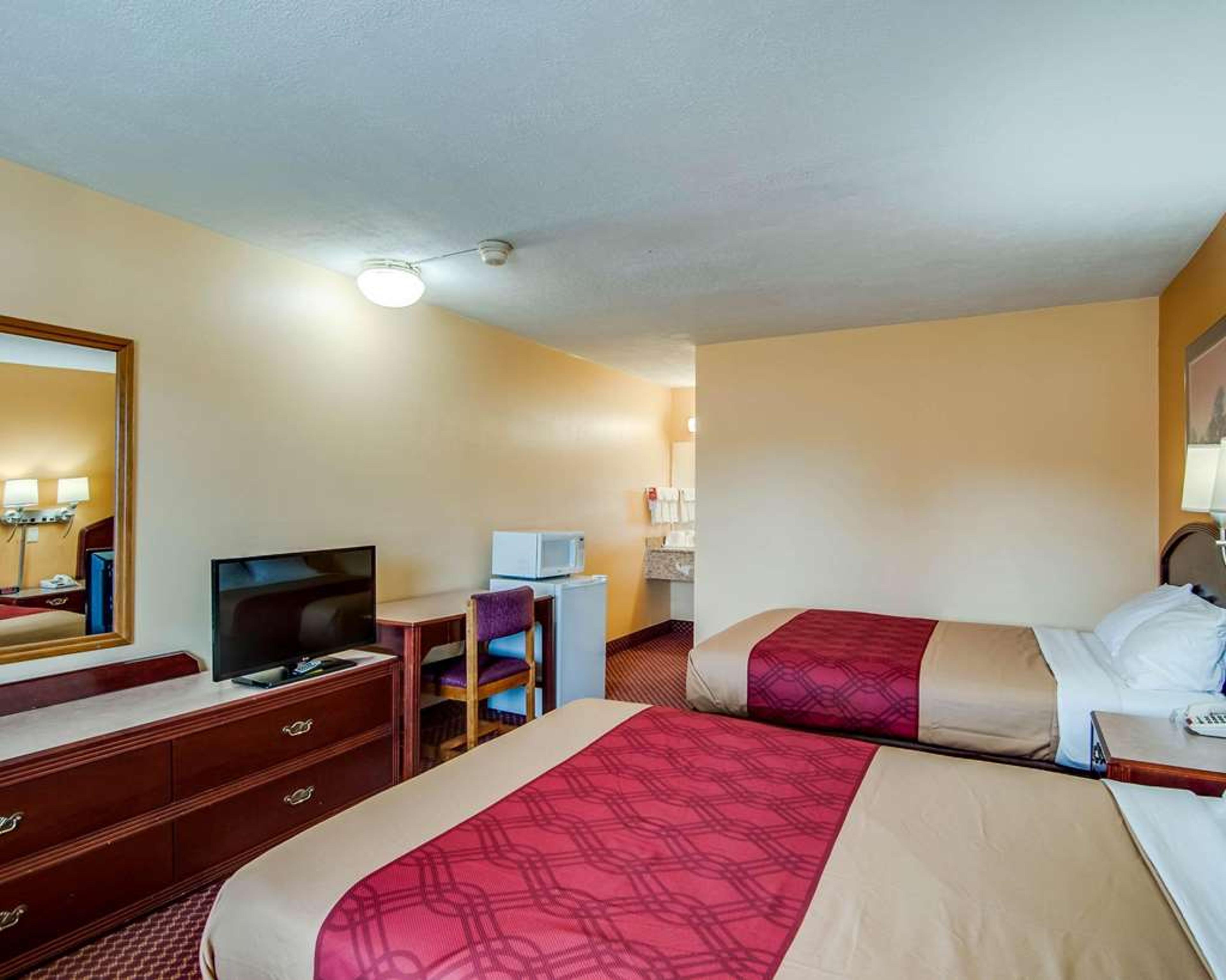 ECONO LODGE NEAR BLUEFIELD COLLEGE