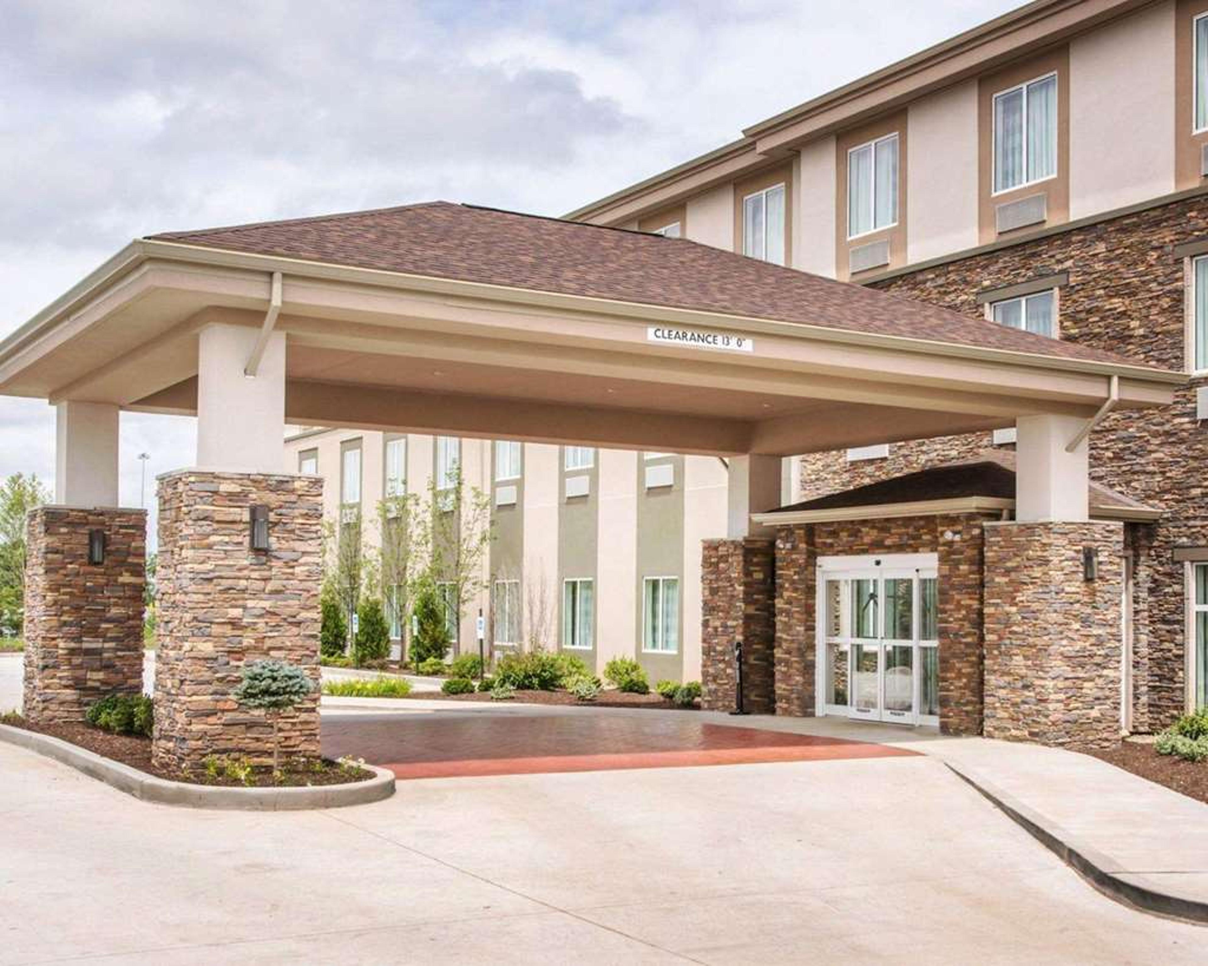 SLEEP INN AND SUITES PARKERSBURG-MA